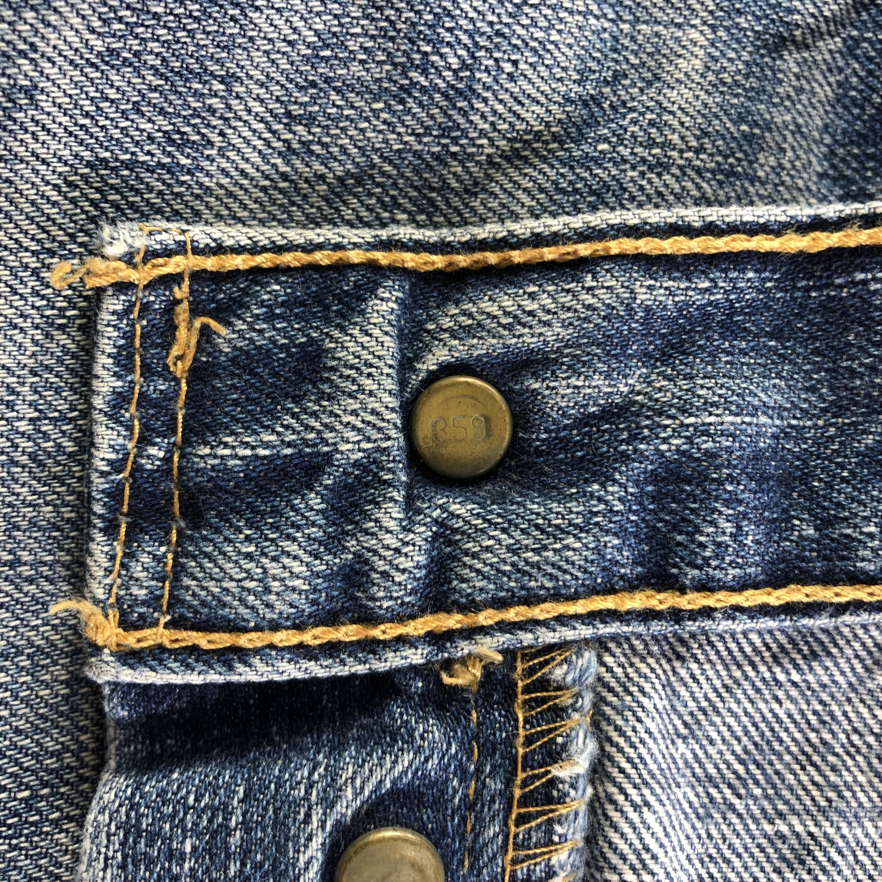Levi's Vintage Levis 501 Jeans Faded Blue Denim KJ3153 Size US 34 / EU 50 - 9 Thumbnail