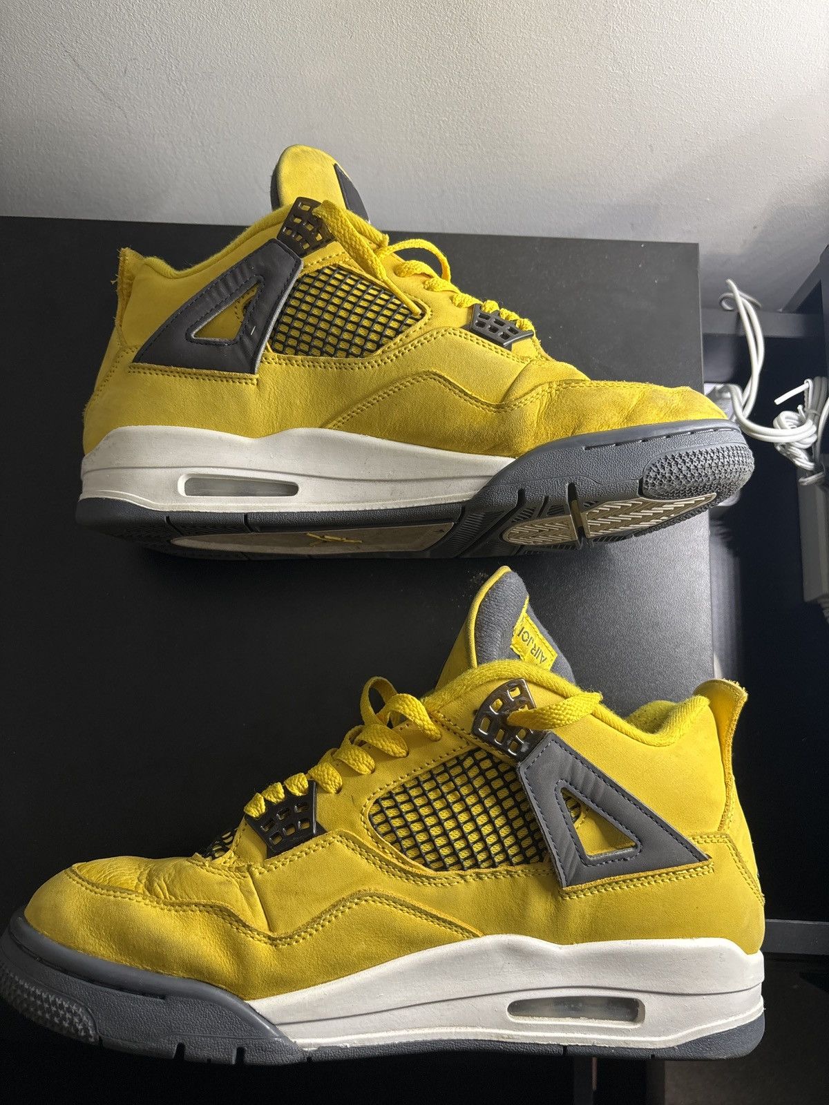 Jordan Brand Jordan 4 Lightnings Size US 10 / EU 43 - 2 Thumbnail