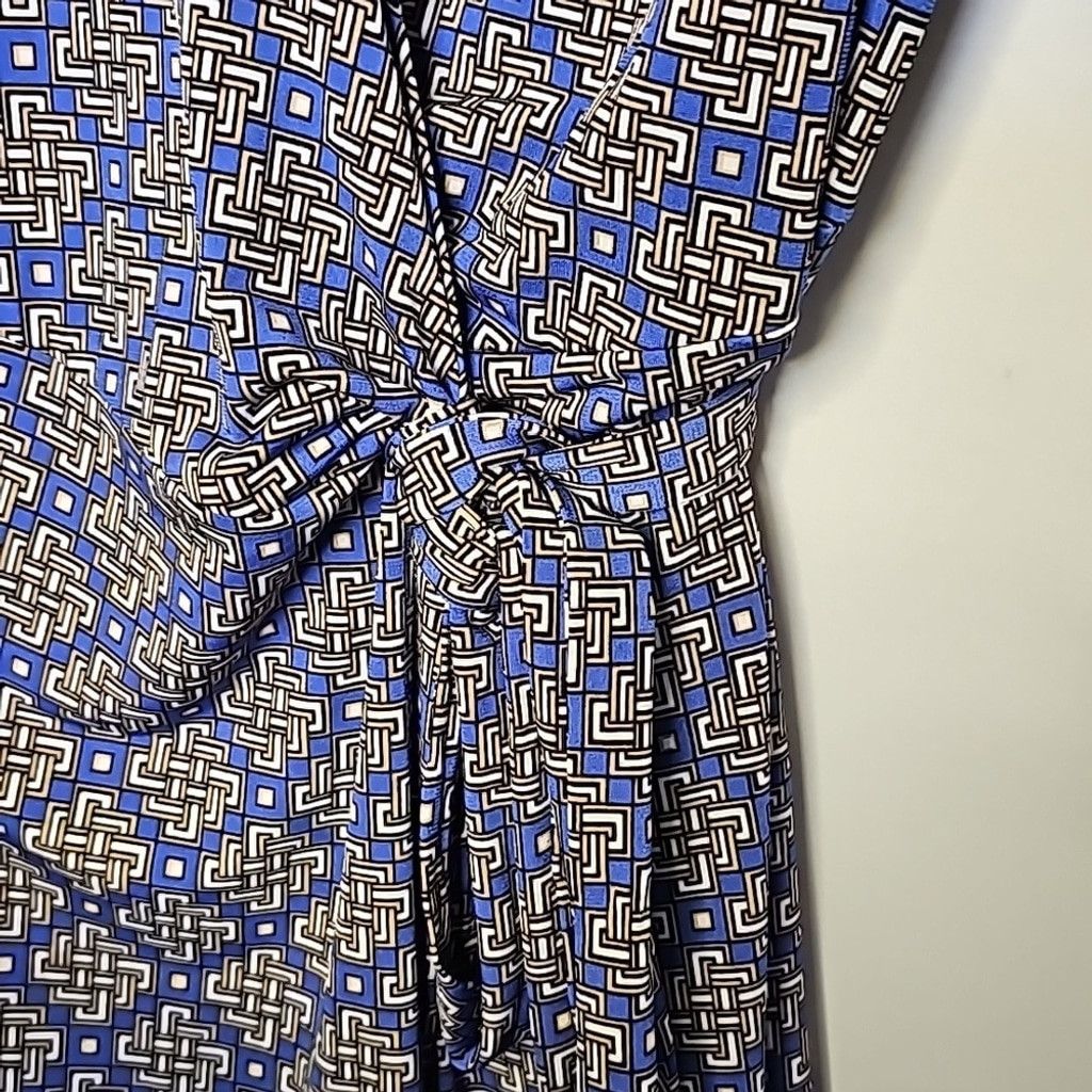 Laundry by Shelli Segal NWOT Laundry Shelli Segal Dazzling blue wrap dress sz Small Size S / US 4 / IT 40 - 5 Thumbnail