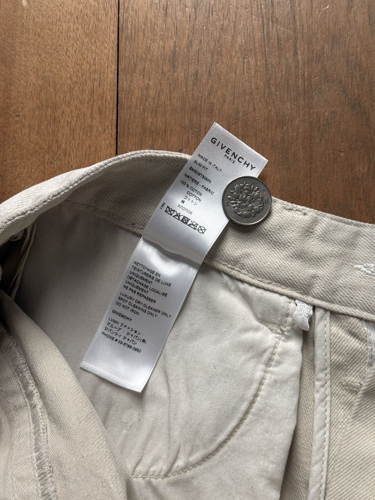 Givenchy Givenchy SS21 White Crackled Paint Denim Size US 30 / EU 46 - 9 Thumbnail