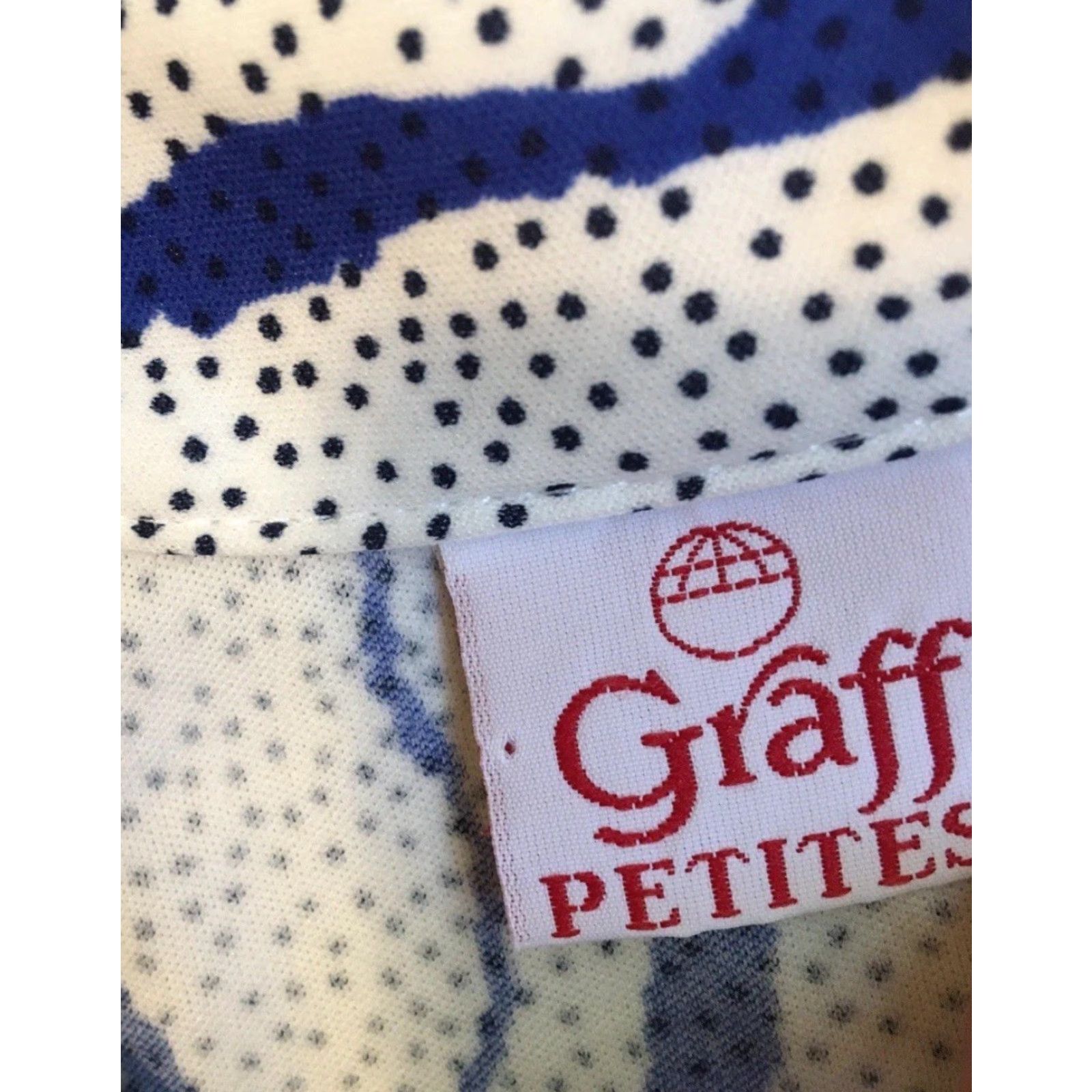 Gotcha Vtg 90s Abstract Art All Over Print Shirt S Women Cropped White Short Sleeve Button-Up Gotcha Vintage 90s Grunge Surf Size S / US 4 / IT 40 - 3 Thumbnail