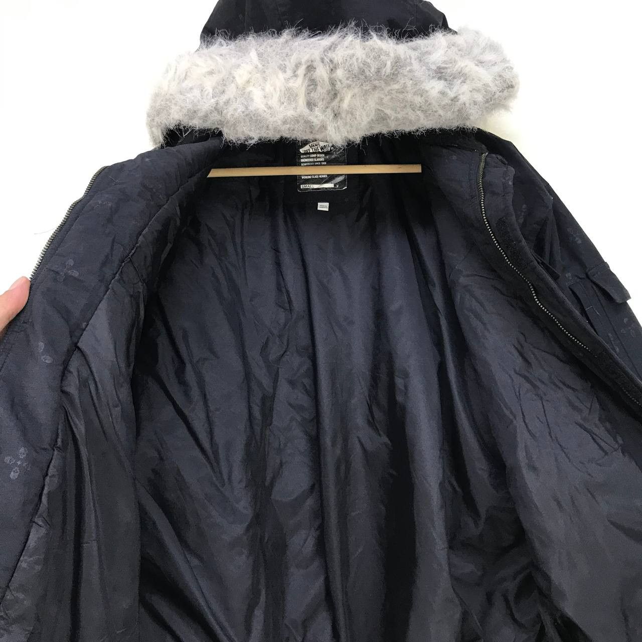 Vans 🔥Vans Off The Wall Skull Full Print Fur Bomber Style Size US S / EU 44-46 / 1 - 20 Thumbnail