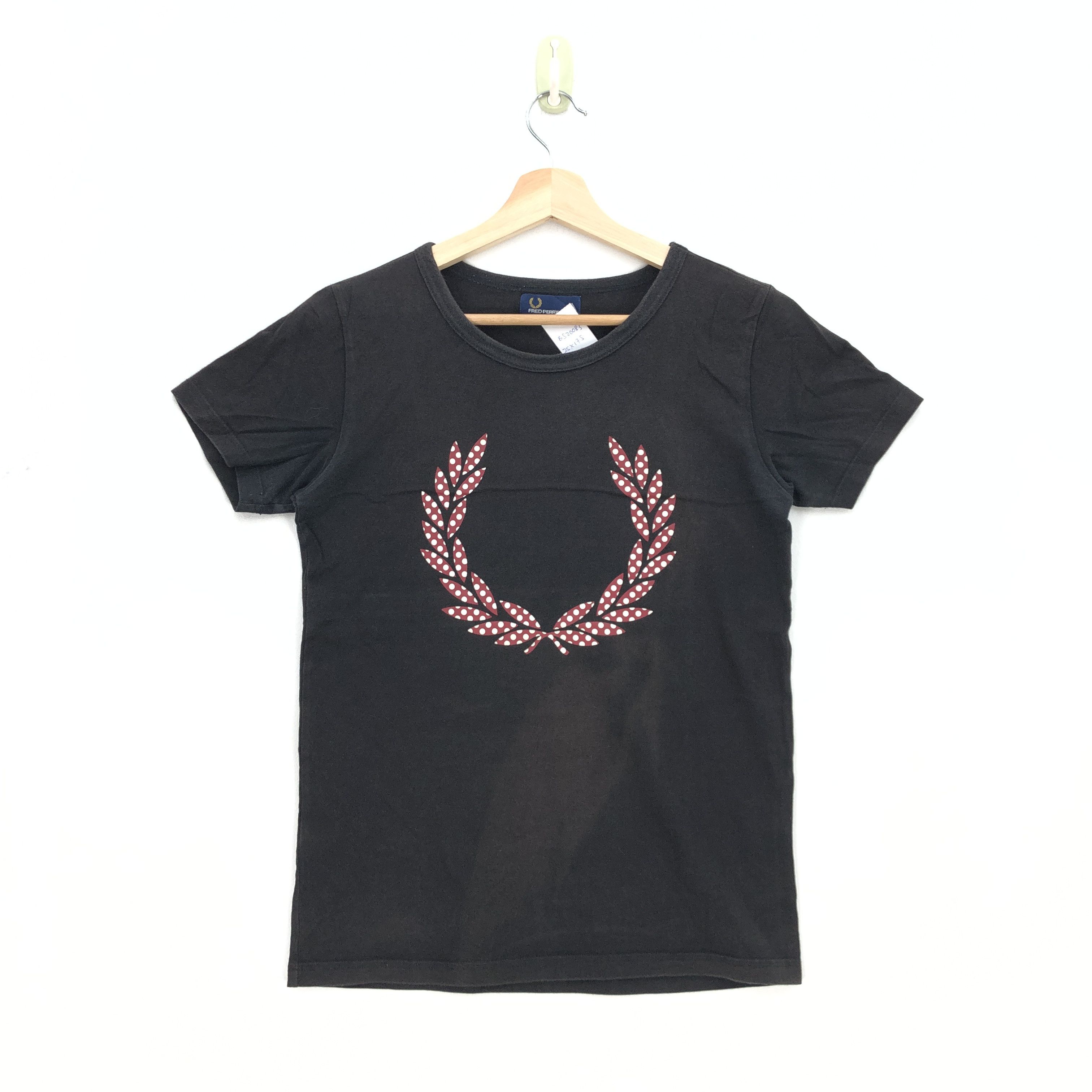 Fred Perry Vintage 90s Fred Perry T Shirt Laurel Wreath Wimbledon Tees Size S / US 4 / IT 40 - 1 Thumbnail