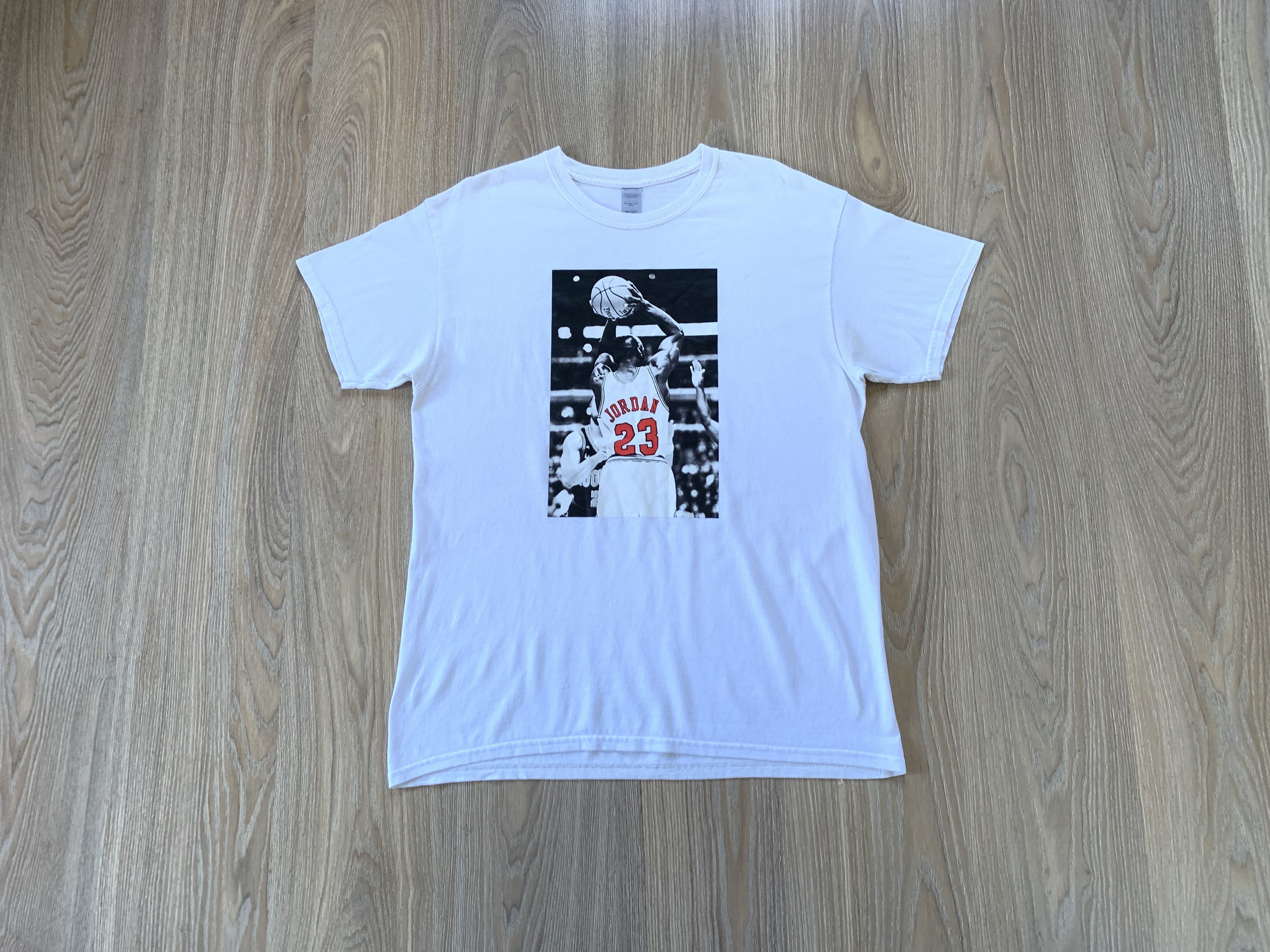 Gildan × NBA × Vintage Vintage Michael Jordan Chicago Bulls Big Print T-Shirt Size US L / EU 52-54 / 3 - 2 Thumbnail