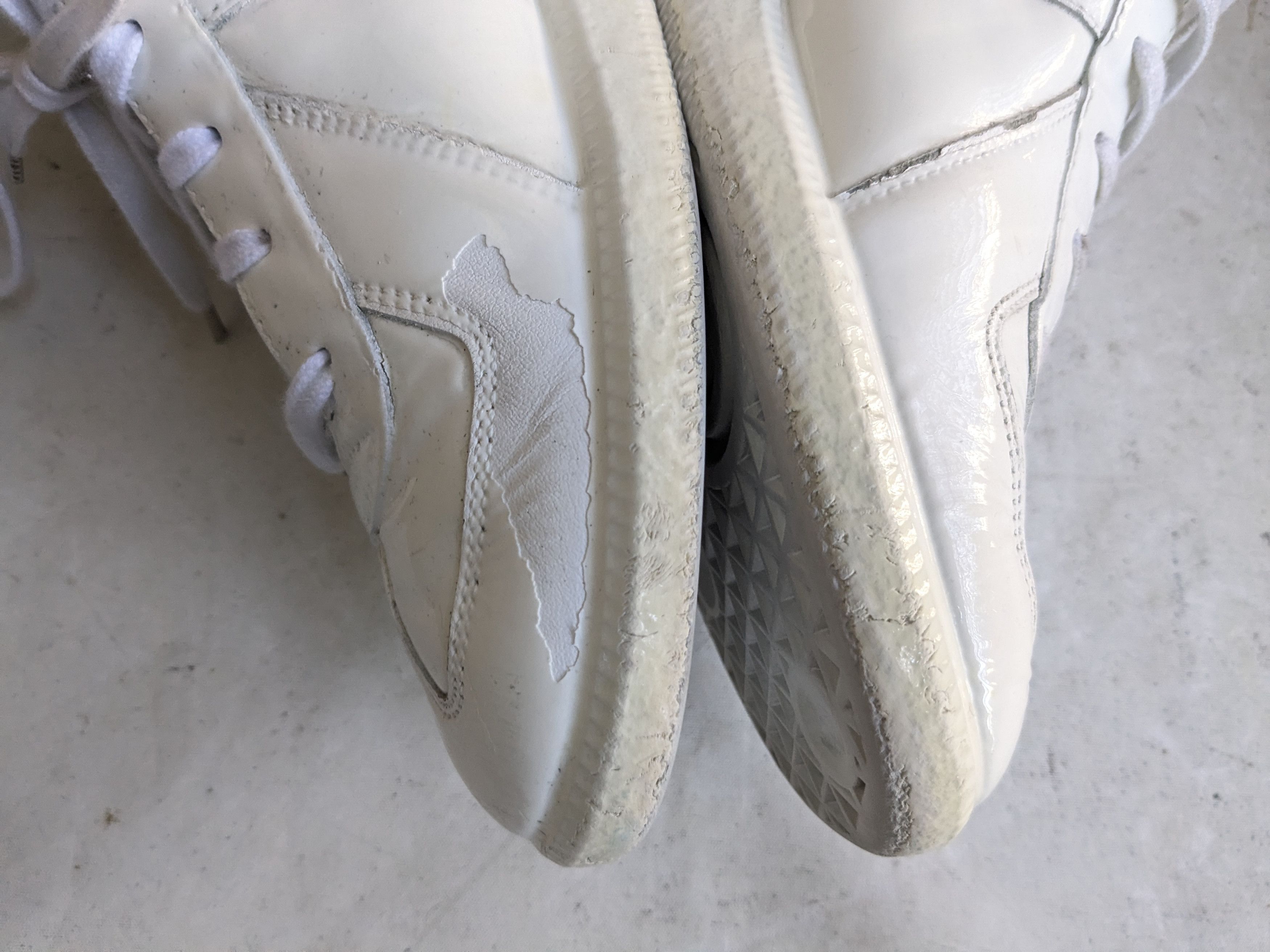 Maison Margiela Maison Margiela Replica Gat White 9 42 Rubber Low Tops Size US 9 / EU 42 - 9 Thumbnail