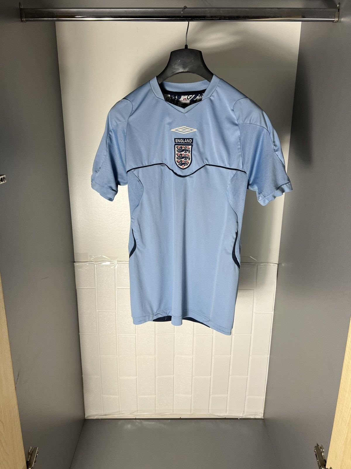 Umbro × Vintage VERY RARE UMBRO ENGLAND RETRO SOCCER JERSEY BLOKECORE 90s Size US S / EU 44-46 / 1 - 2 Thumbnail