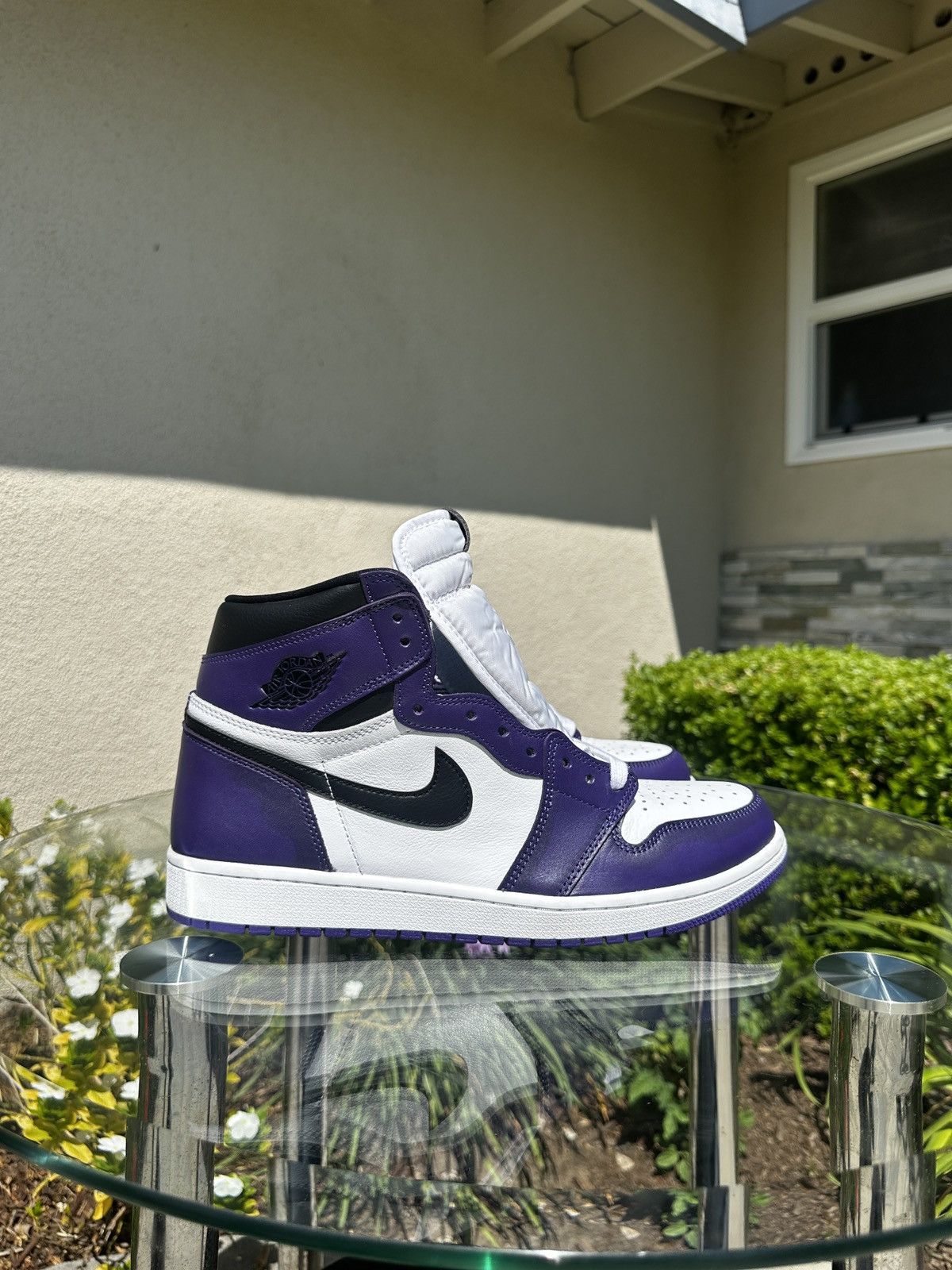 Jordan Brand Jordan 1 Retro High Court Purple White Size US 13 / EU 46 - 1 Thumbnail