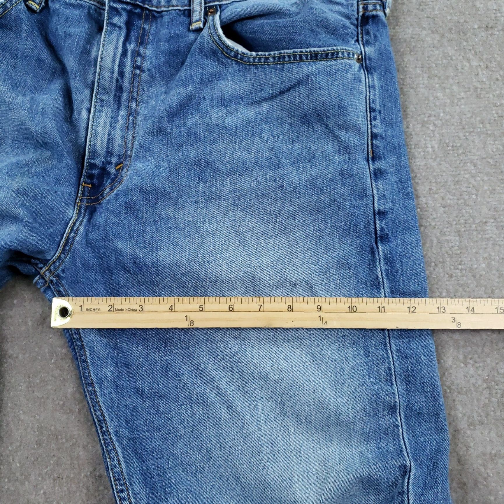 Levi's Levi's 505 Jeans Men 38x32 Blue Denim Regular Straight Leg Casual Classic Shirt Jeans Men 38 Blue Denim 505 Straight Regular 5 Pocket Pockets Mens Size US 38 / EU 54 - 5 Thumbnail
