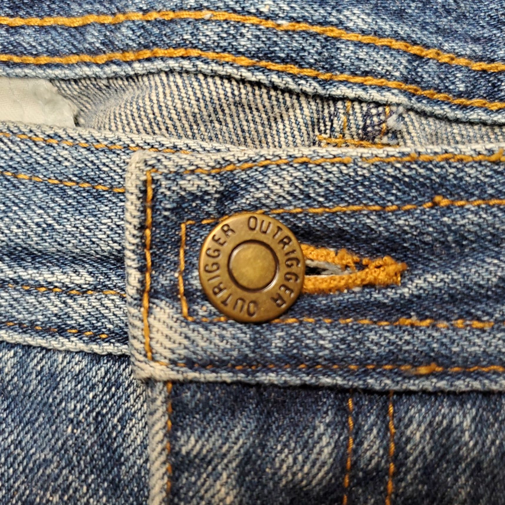 Denime VINTAGE Outrigger Bermuda Shorts Men 35 Blue Denim Twill Pleated 100% Cotton Y2K Casual Outdoor Pockets Zip Slant Pocket Mens Size US 35 - 2 Thumbnail
