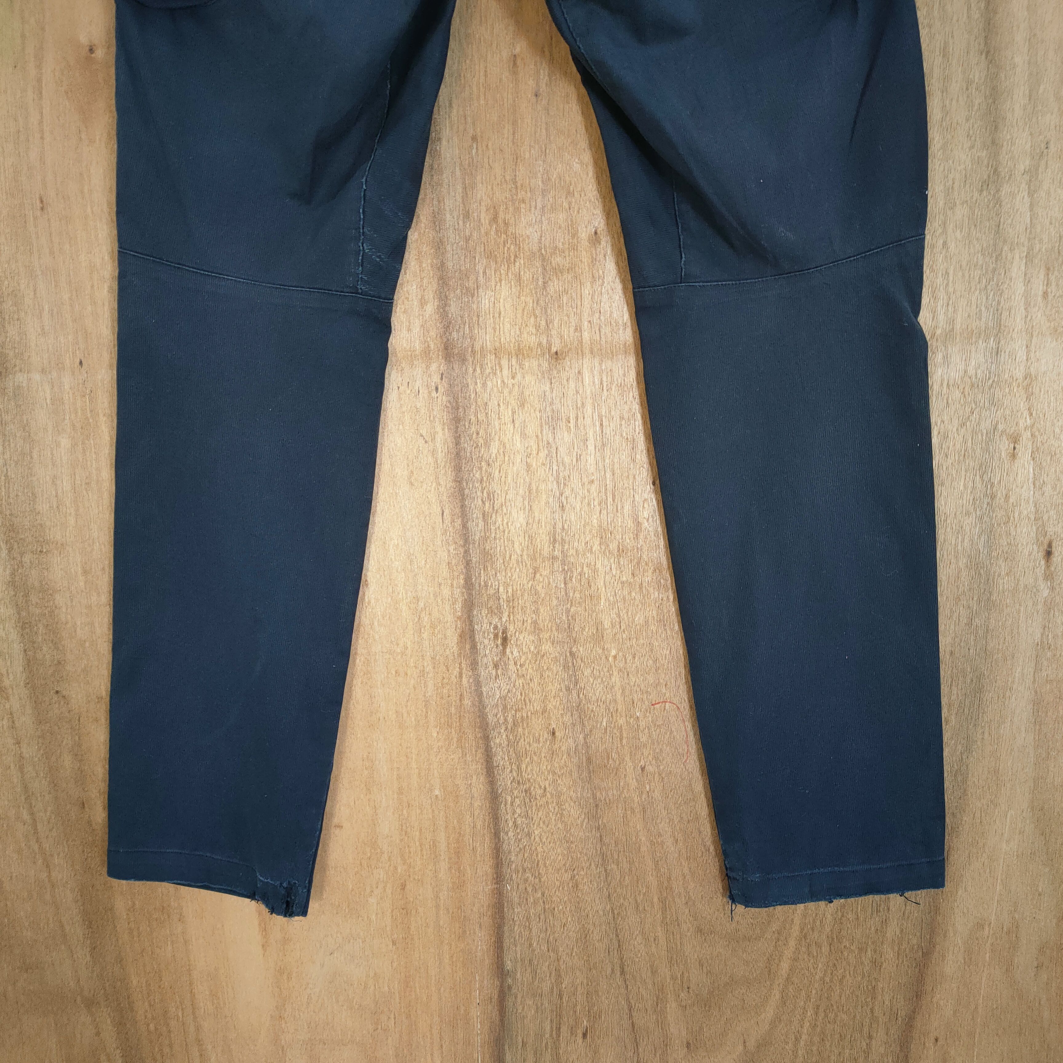 Japanese Brand VINTAGE JAPANESE BRAND BLACK DISTRESSED CARGO PANTS Size US 29 - 9 Thumbnail