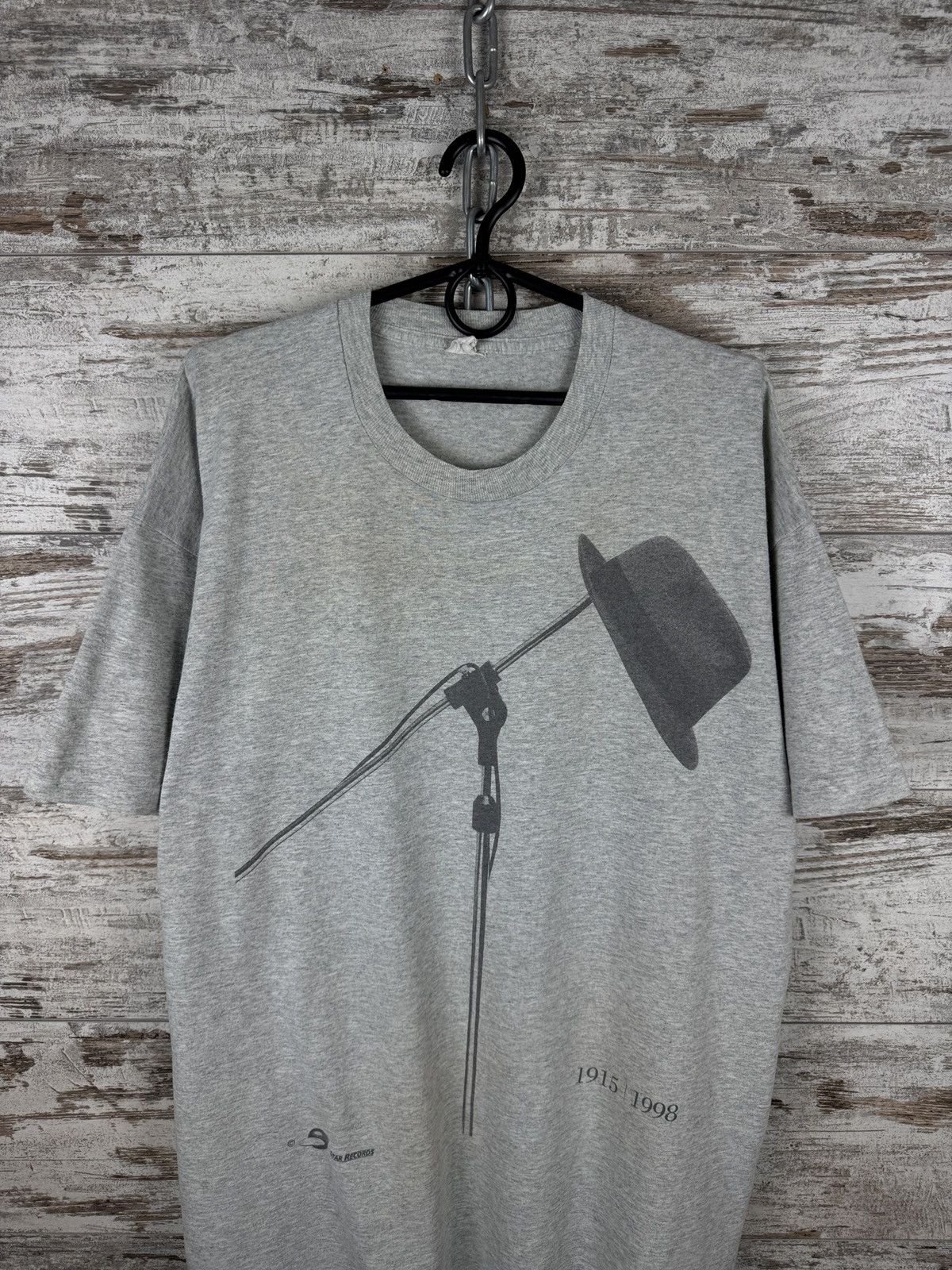 Vintage Mens Vintage Frank Sinatra T-shirt 1998 tee Francis Albert Size US L / EU 52-54 / 3 - 3 Thumbnail