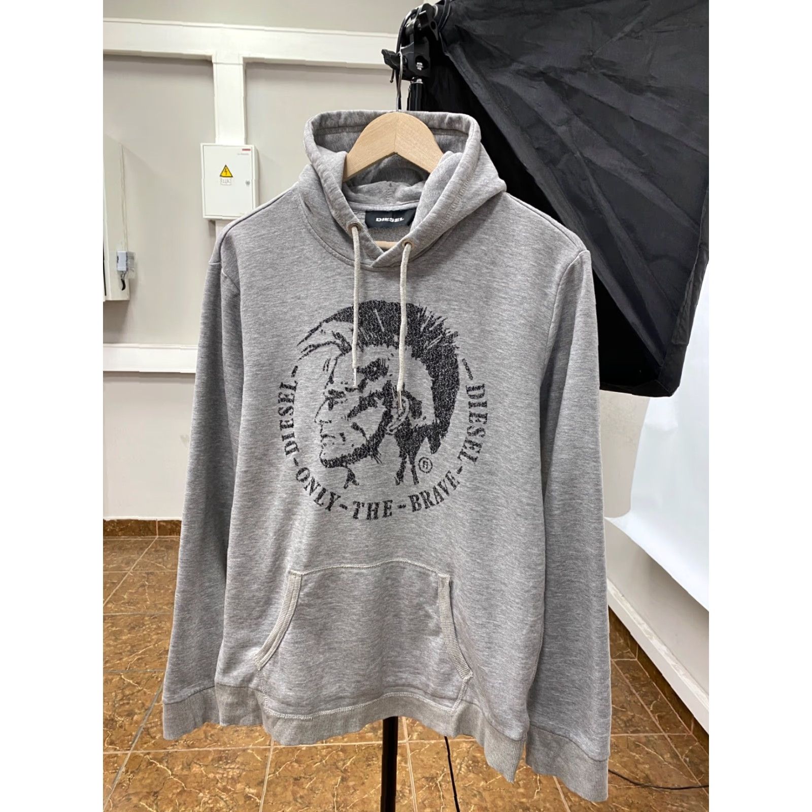 Diesel VINTAGE Diesel Hoodie Mens L Gray Retro Y2K Punk Hype Pullover Capable Measurements 60 cm 66 cm 48 cm 64 cm Size US L / EU 52-54 / 3 - 2 Thumbnail
