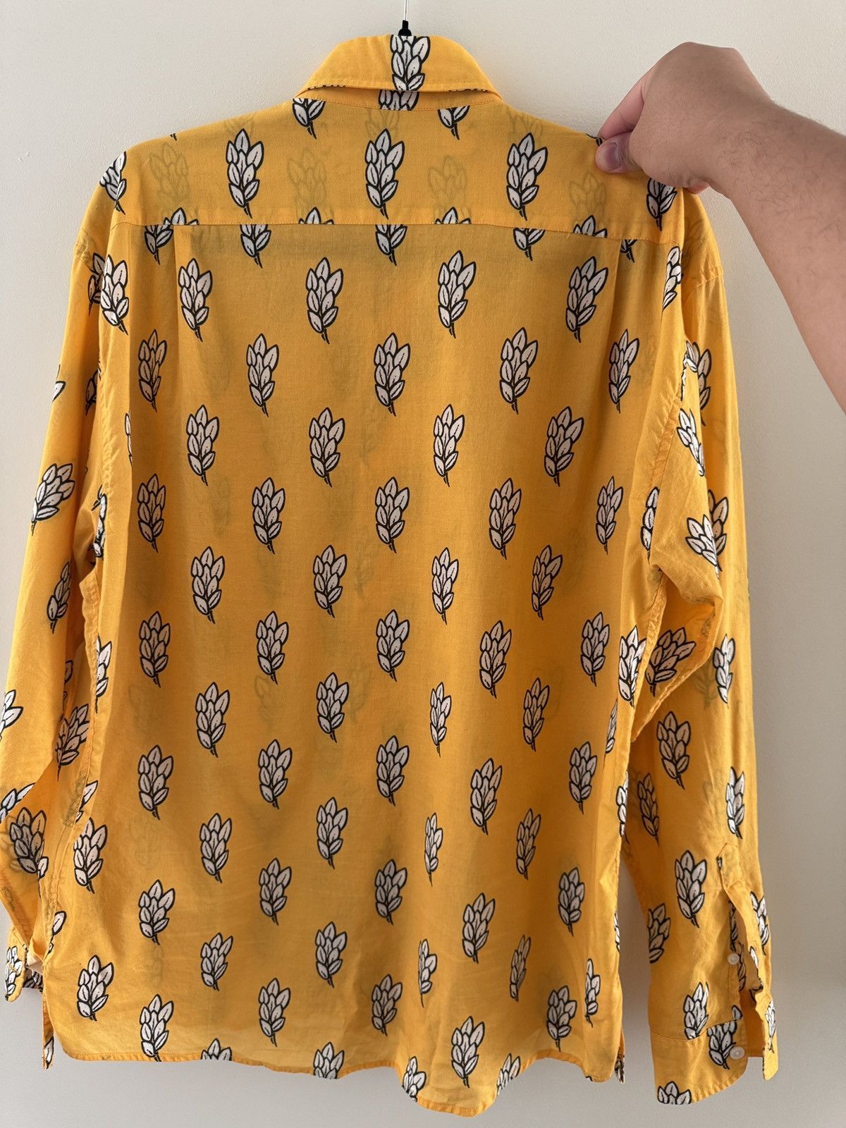 Jacquemus Jacquemus “Le Gadjo” wheat shirt Size US M / EU 48-50 / 2 - 2 Thumbnail
