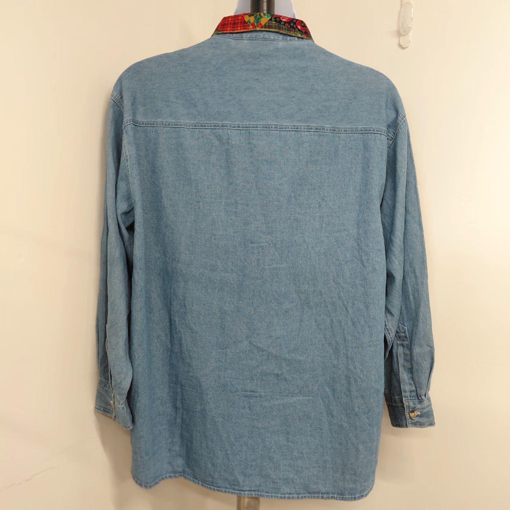 Lee VINTAGE Shane Lee Inc Shirt Womens 2XL Blue Denim Christmas Present Patches With Bows Shirt Womens 2XL Blue Denim Christmas Present Patches With Bows Size XXL / US 16-18 / IT 52-54 - 5 Thumbnail