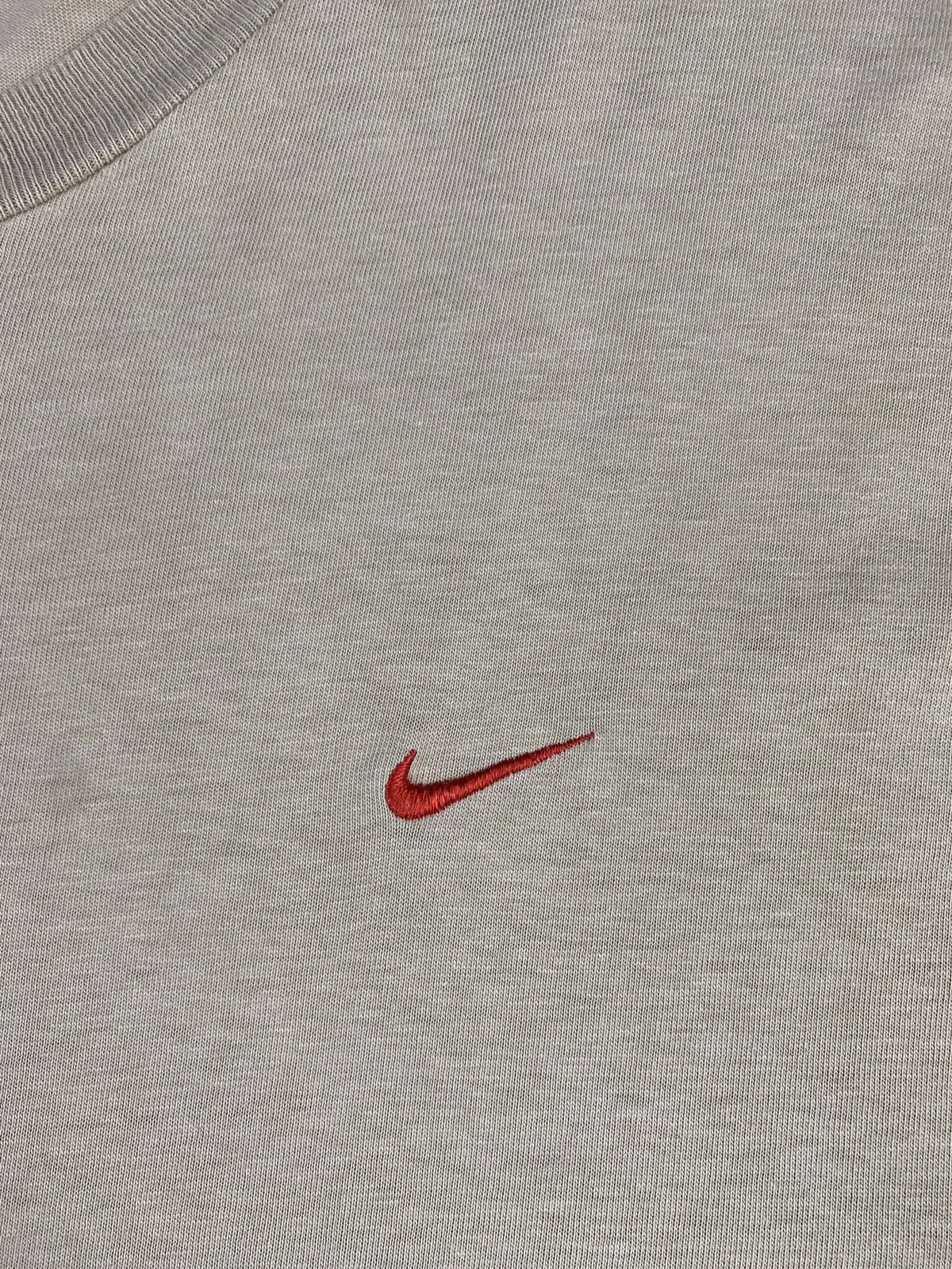 Nike 2000s Nike US Beige Red Small Swoosh Essentials Tee Size US L / EU 52-54 / 3 - 2 Thumbnail