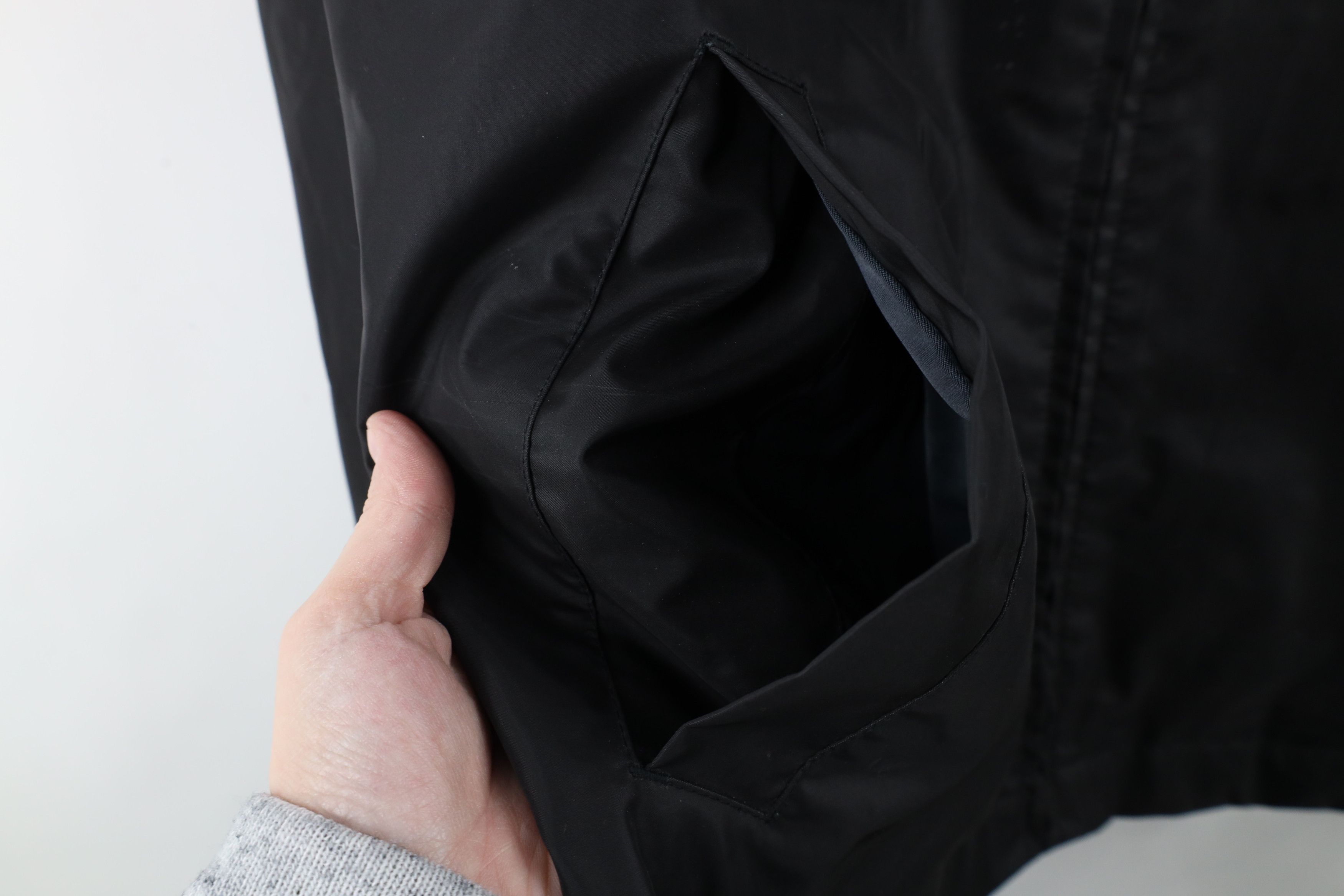 Banana Republic × Vintage Vintage Y2K 2000 Banana Republic Waterproof Bomber Jacket Size US L / EU 52-54 / 3 - 6 Thumbnail