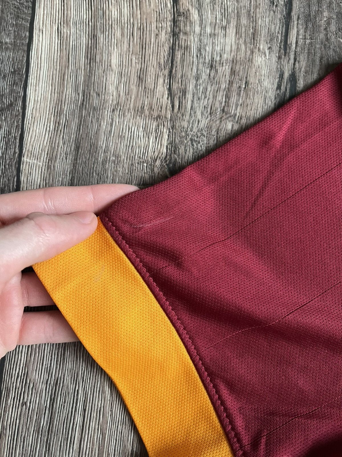 Nike AS Roma Nike Home Soccer Shirt Football Jersey 2014 2015 Size US M / EU 48-50 / 2 - 13 Thumbnail