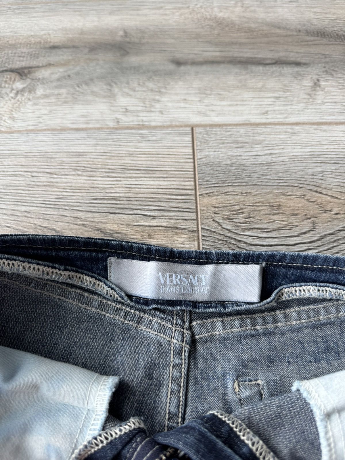 Versace Jeans Couture Versace Jeans Couture Y2k Mini Skirt Size 26" / US 2 / IT 38 - 5 Thumbnail