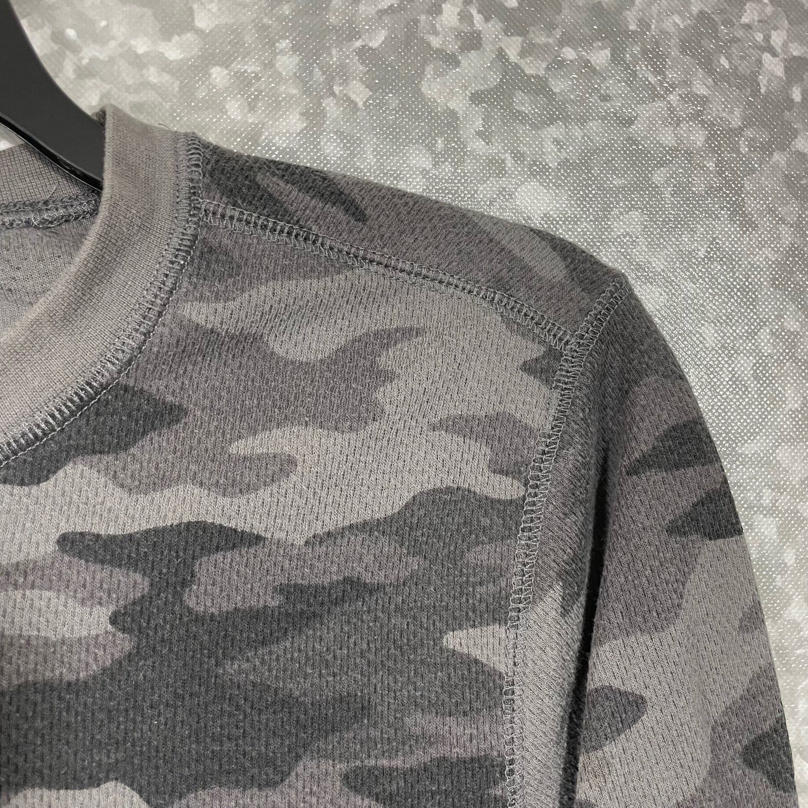 Croft & Barrow Croft & Barrow Gray Camouflage Thermal T-Shirt - Size Medium Size US M / EU 48-50 / 2 - 2 Thumbnail