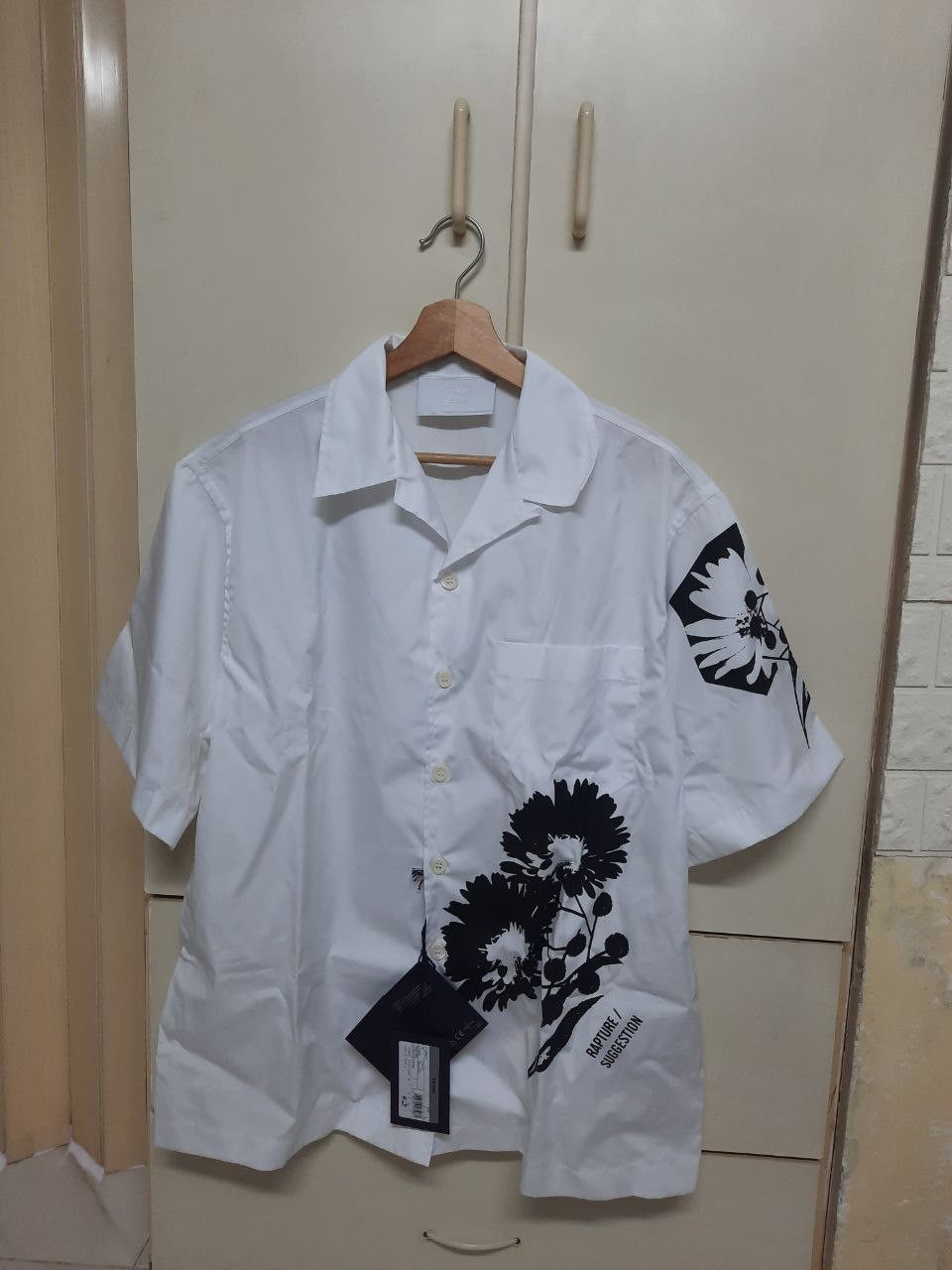 Prada *New* SS22 Floral Triangle Logo Bowling Shirt Size US L / EU 52-54 / 3 - 1 Thumbnail