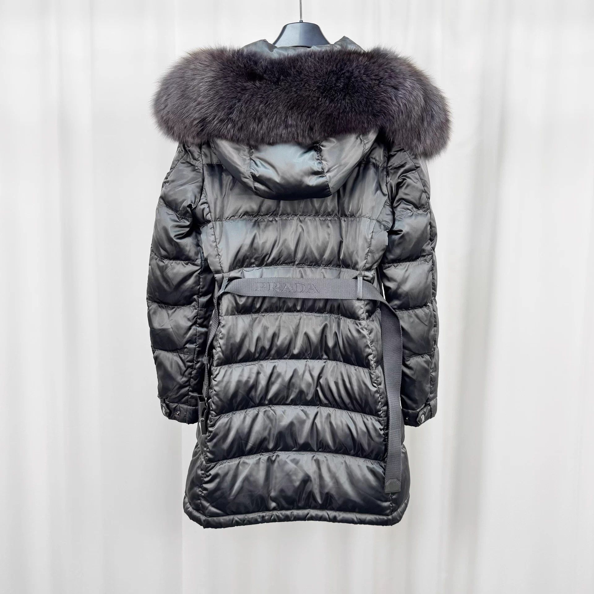 Prada Prada Triangle Logo Fur Collar Down Jacket 38 98New Size XS / US 0-2 / IT 36-38 - 2 Thumbnail
