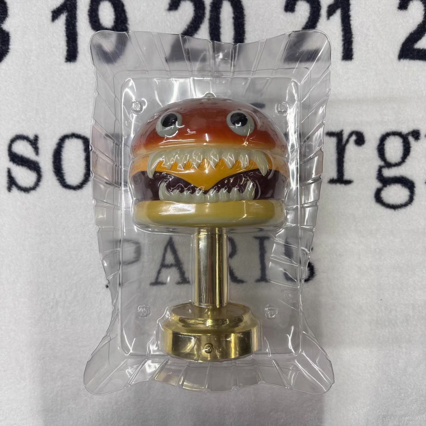 Undercover Jun Takahashi x Undercover Hamburger Lamp Q10 Size ONE SIZE - 2 Thumbnail
