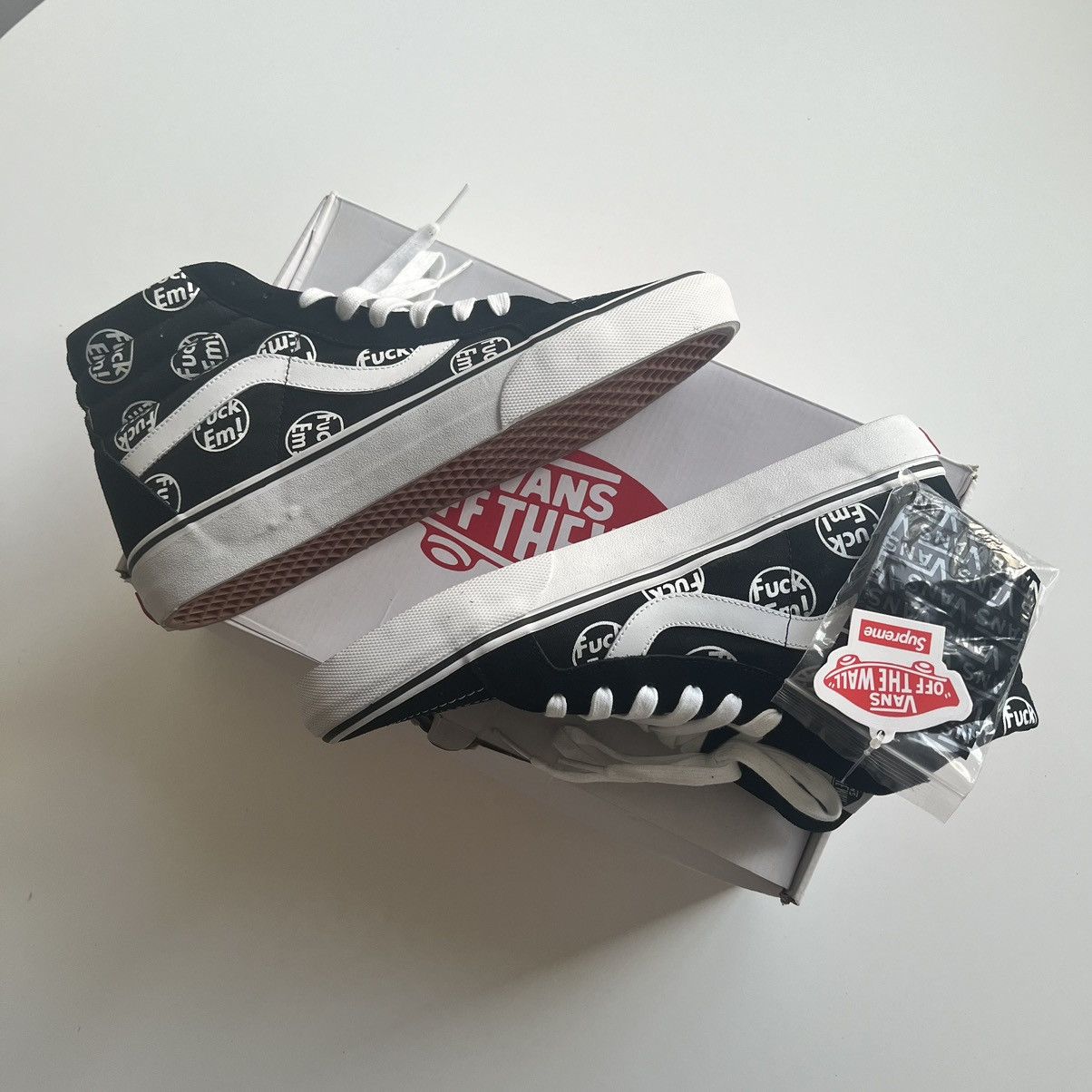 Supreme × Vans Supreme Vans Sk8-Hi Fuck’Em US10.5 Black Size US 10.5 / EU 43-44 - 11 Thumbnail