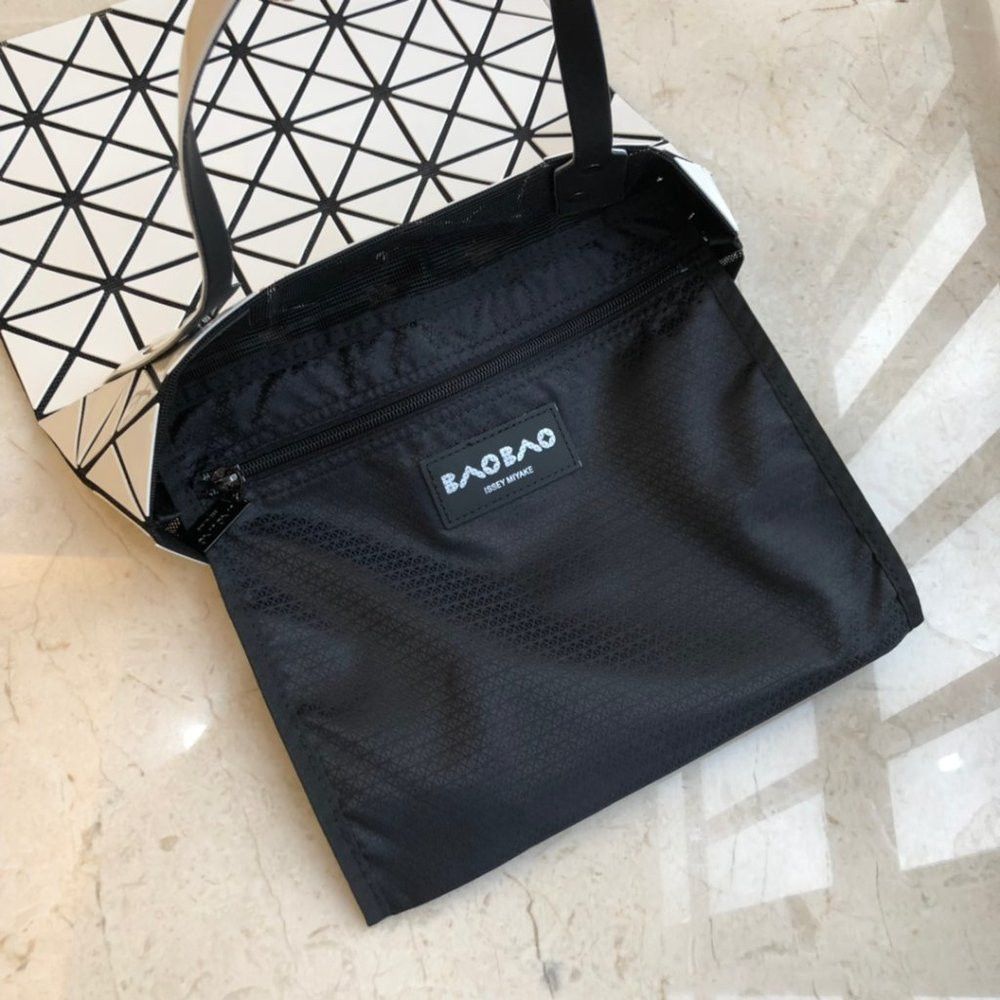 Issey Miyake Issey Miyake "Lucent" faux-leather (PVC) tote bag Size ONE SIZE - 10 Thumbnail
