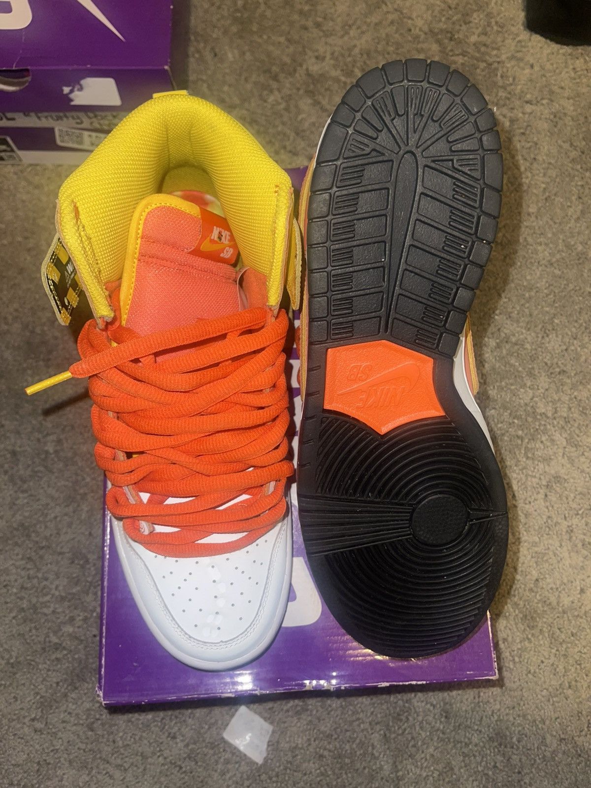 Nike Nike SB Dunk High Sweet Tooth Candy Corn Size US 9.5 / EU 42-43 - 5 Thumbnail