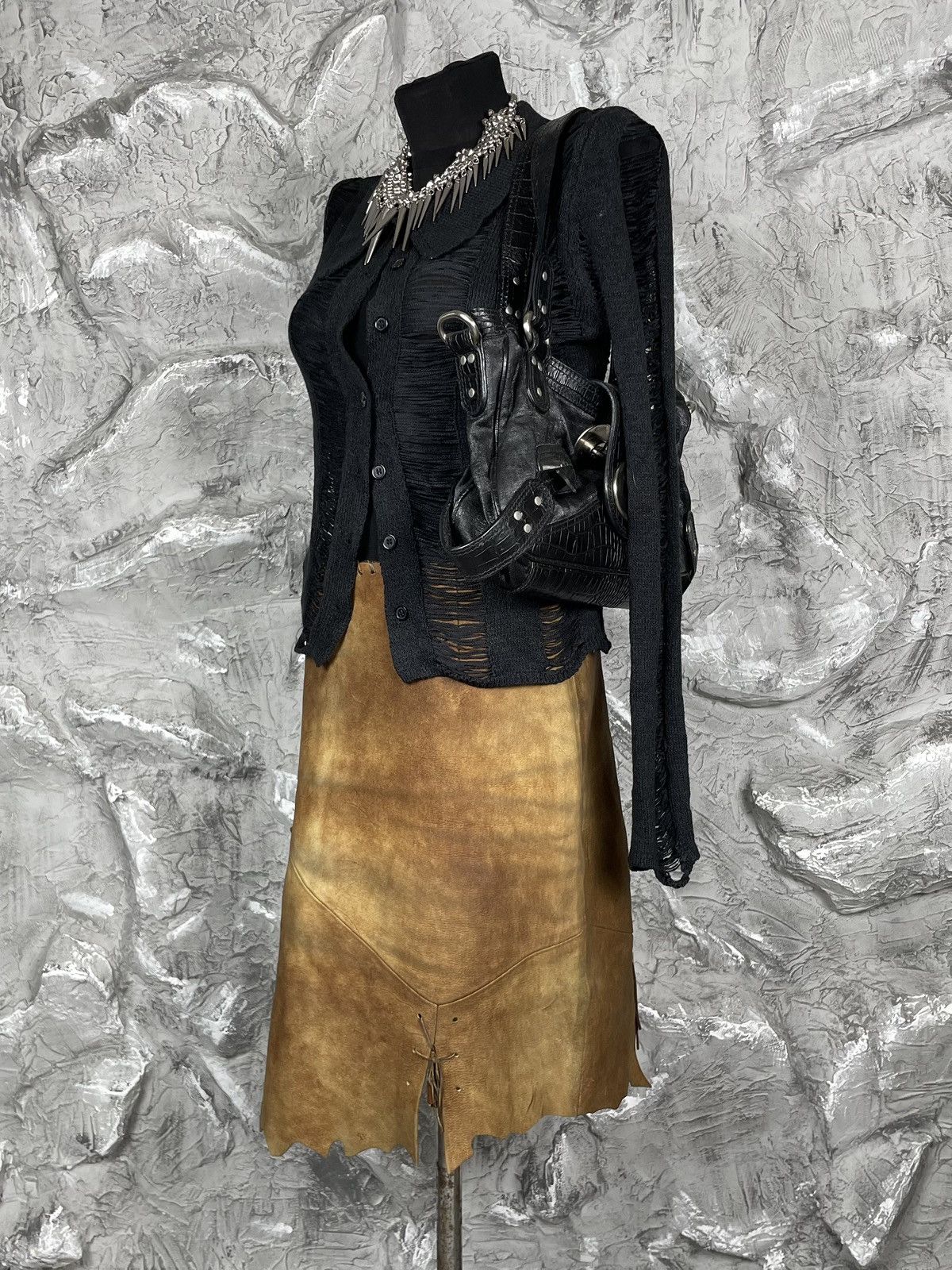 If Six Was Nine × Le Grande Bleu (L.G.B.) Primitive Post-Apocalyptic Fashion Vintage Leather Skirt Size 26" / US 2 / IT 38 - 3 Thumbnail