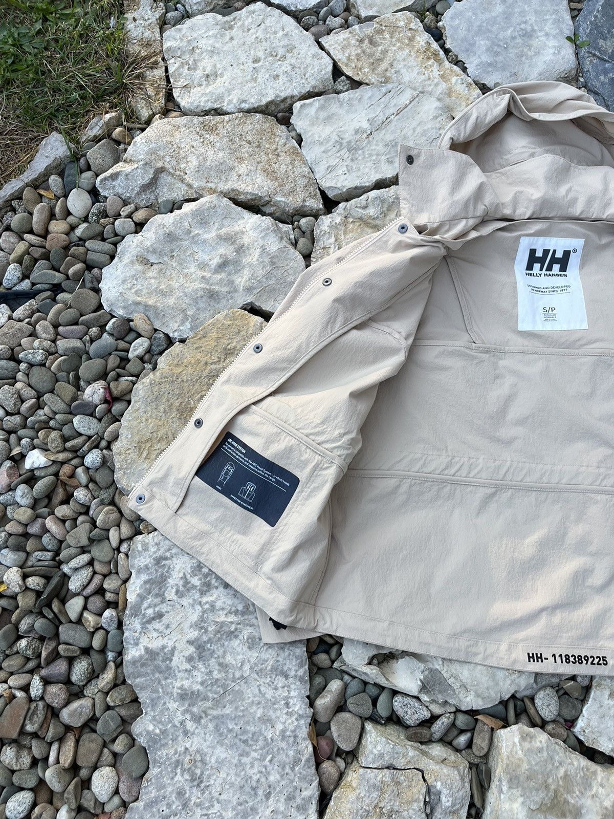 Designer × Helly Hansen Helly Hansen HH-118389225 arc hood system sample jacket Size US S / EU 44-46 / 1 - 19 Thumbnail