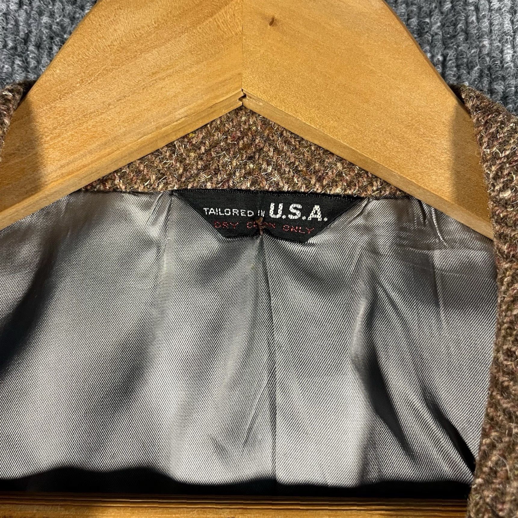 Vintage VINTAGE Woolrich Harris Tweed Sport Coat Blazer Wool Mens Large Brown Herringbone Woolrich Brand Tweed Blazer Mens- L Business Casual Size 42R - 5 Thumbnail