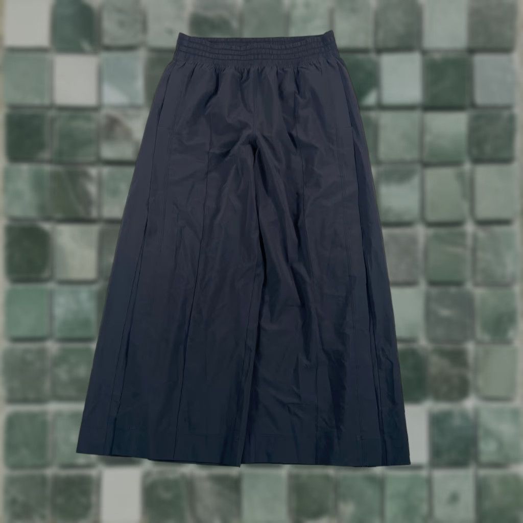 Lululemon Lululemon Wanderer Culotte Wide Leg Pants Women 6 Black Stretch Wicking Cropped Elastic Waist Pockets Quick Dry Size 28" / US 6 / IT 42 - 1 Thumbnail
