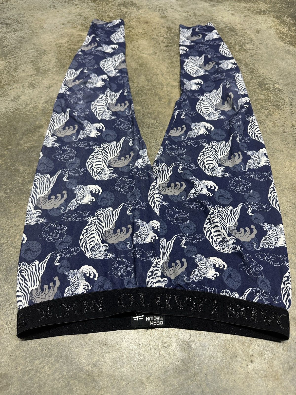 Japanese Brand × PPFM × Vintage Rare 🔥 PPFM Full Print Sukajan Design Inner Pant / Leggings Size US 27 - 2 Thumbnail