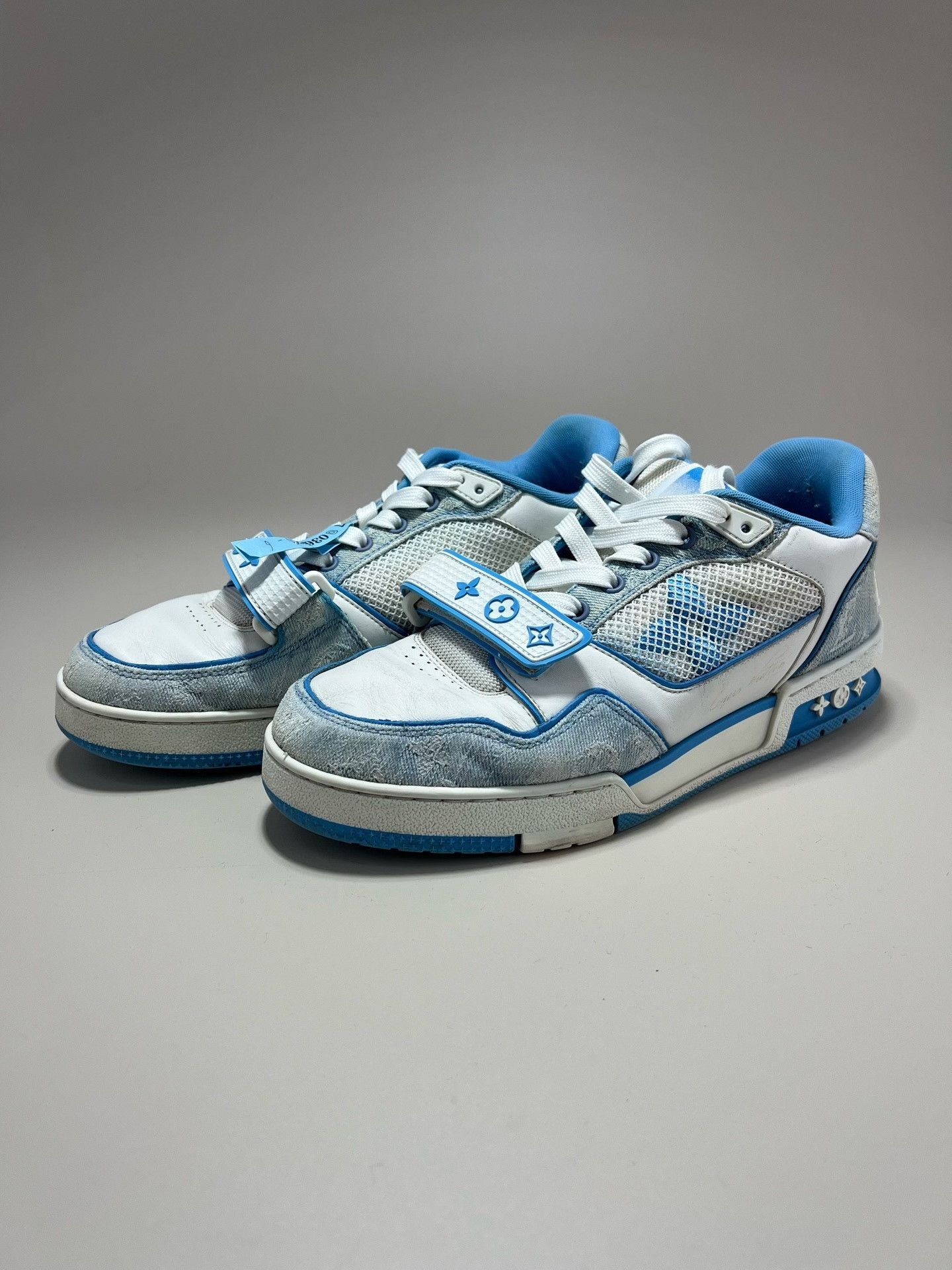 Louis Vuitton Louis Vuitton LV Trainer White Blue Sneakers Size US 8 / EU 41 - 1 Thumbnail