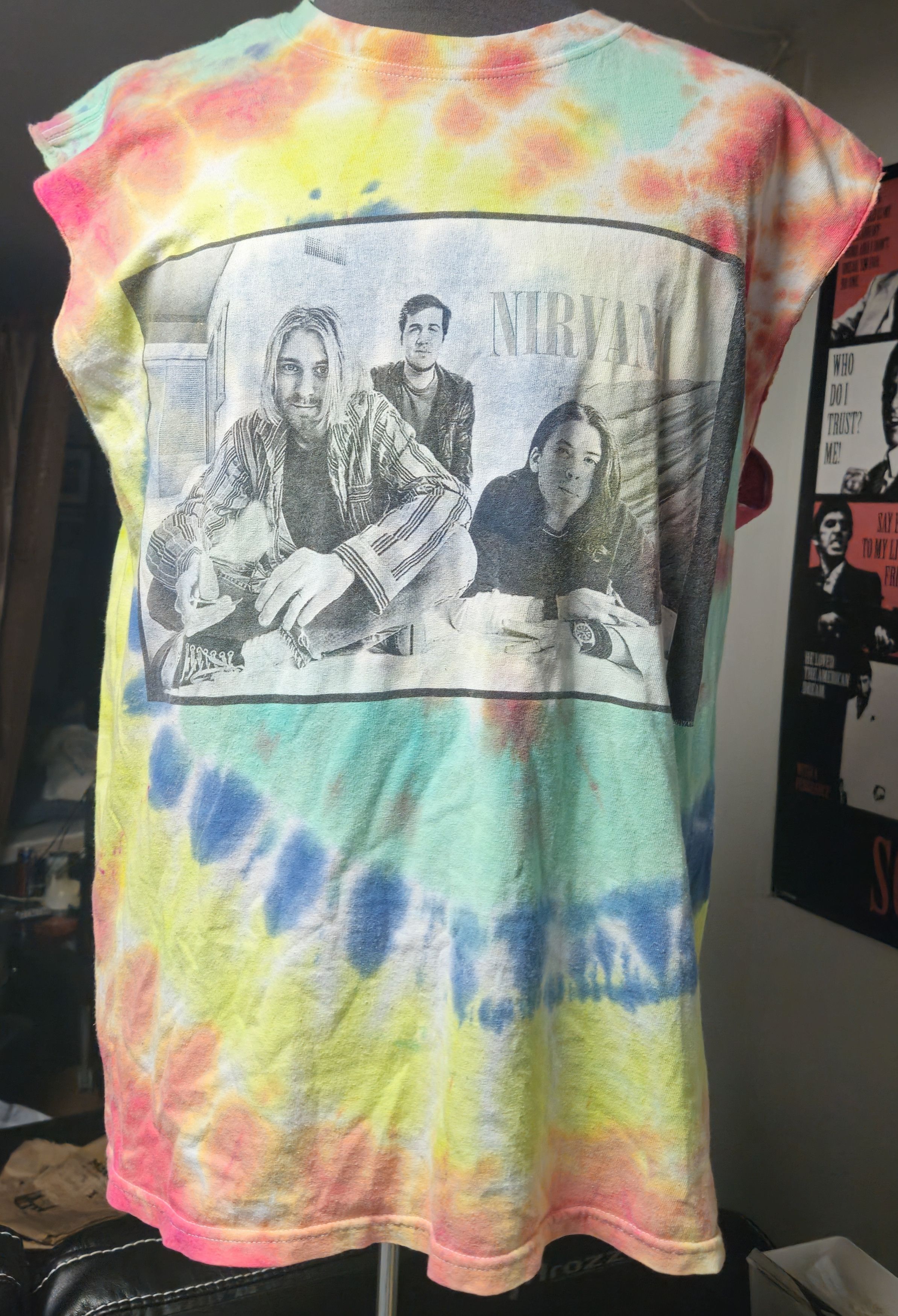 Vintage NIRVANA 1996 Kurt Cobain band photo sleeveles rare tie-dye Size US L / EU 52-54 / 3 - 1 Thumbnail