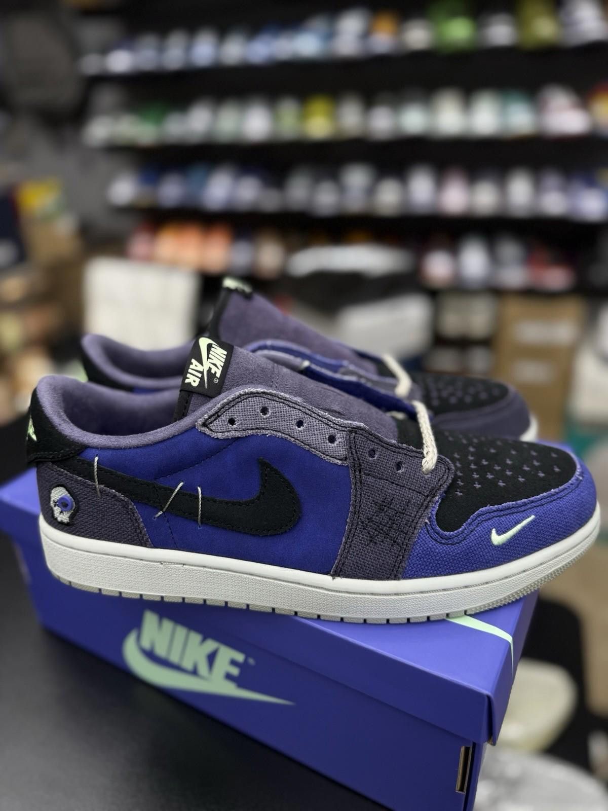 Jordan Brand 10 - Air Jordan 1 Low OG Zion Williamson Voodoo Alternate Size US 10 / EU 43 - 11 Thumbnail