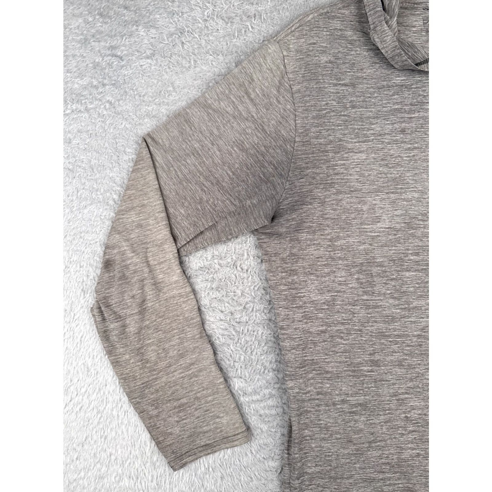 Patagonia Patagonia Hoodie Women Small Gray Pullover Polyester Logo Sweatshirt Hooded Lightweight Activewear Size S / US 4 / IT 40 - 3 Thumbnail