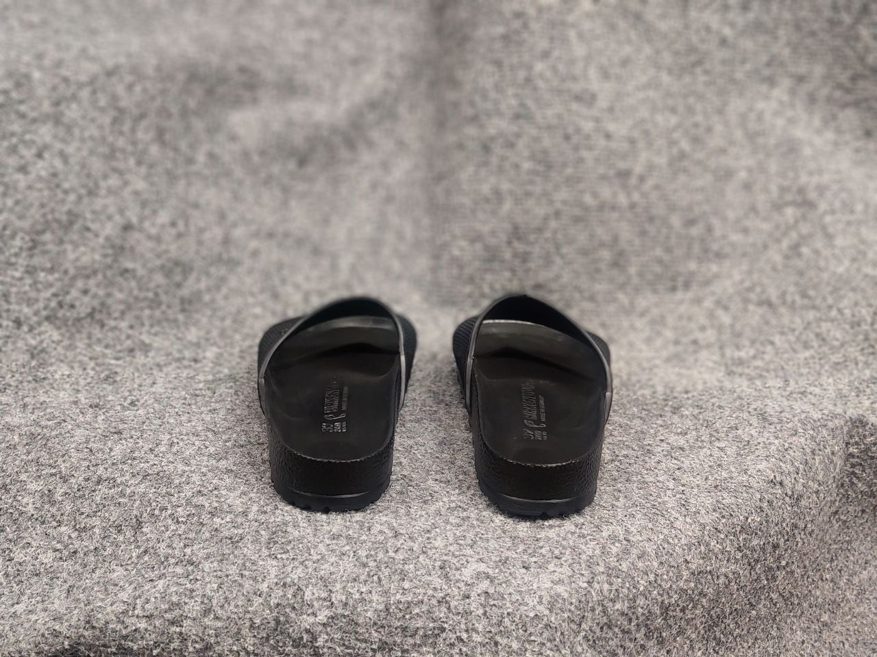 Birkenstock Birkenstock Barbados eva black sandals Slide Slip On Unisex Size US 7 / IT 37 - 9 Thumbnail