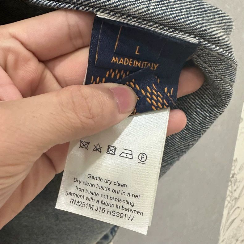 Louis Vuitton Louis Vuitton Wash and make old logo shirt 2505-Nextarrow Size US L / EU 52-54 / 3 - 6 Thumbnail