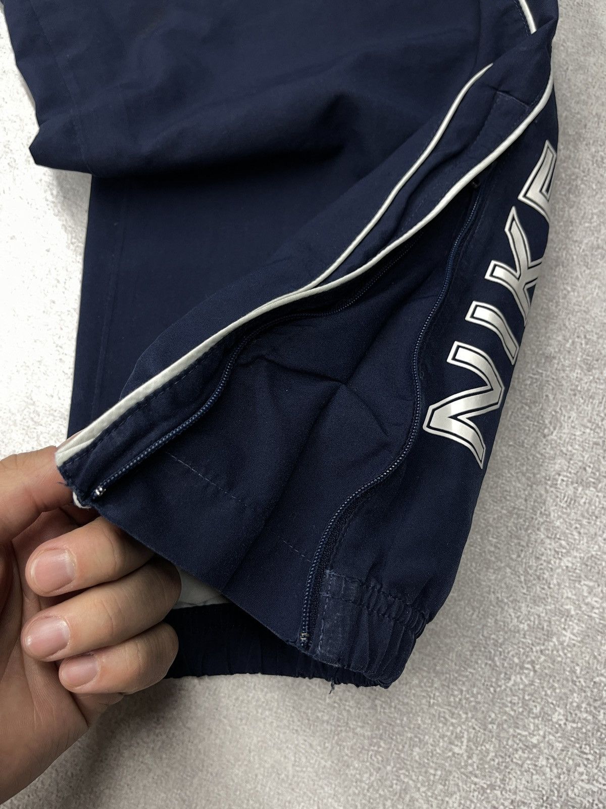 Nike Vintage Nike Nylon Sweatpants Navy Double Big Logo Drill Y2K Size US 34 / EU 50 - 7 Thumbnail