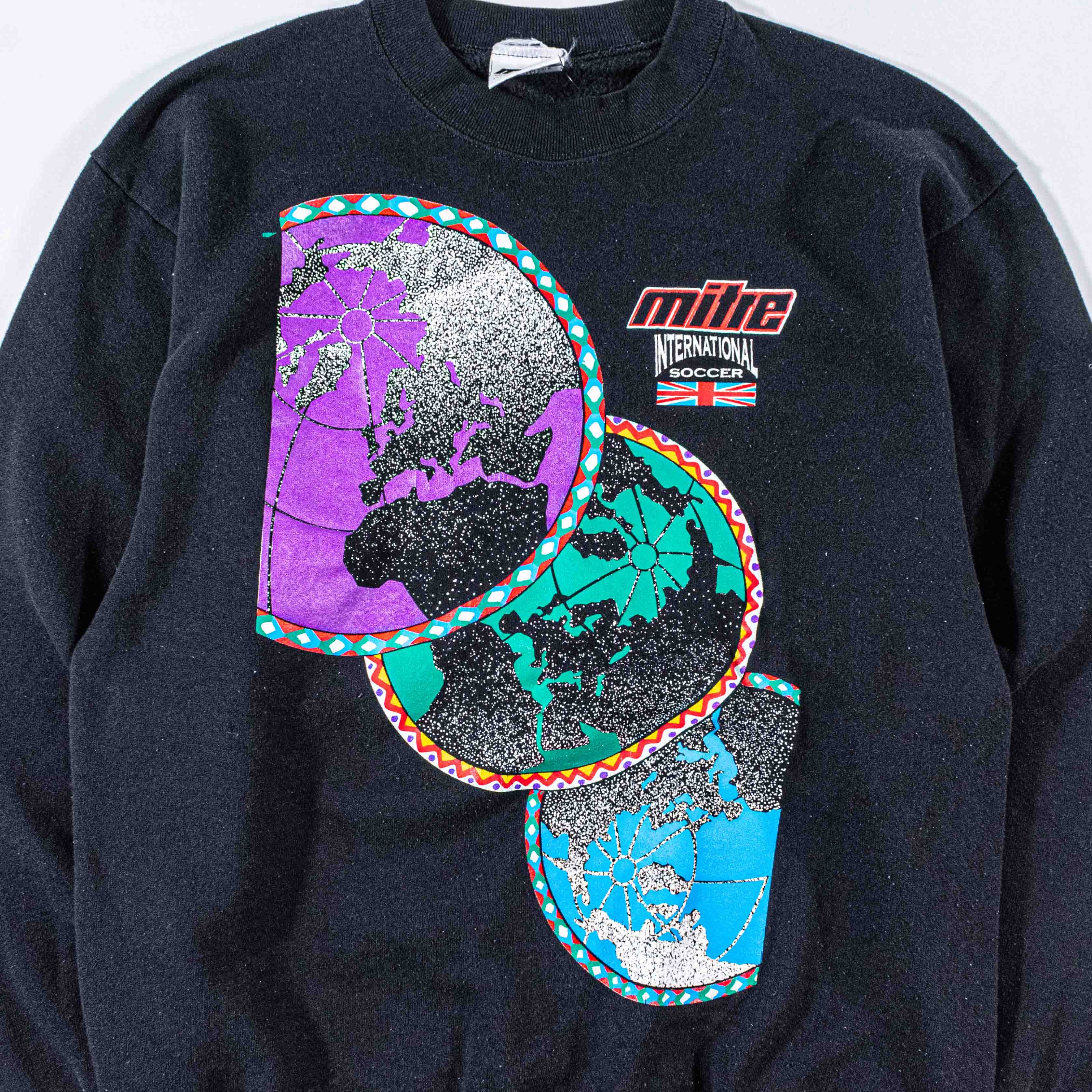 Vintage Vintage Mitre International Globe Sweatshirt 90s Soccer Size US M / EU 48-50 / 2 - 4 Thumbnail