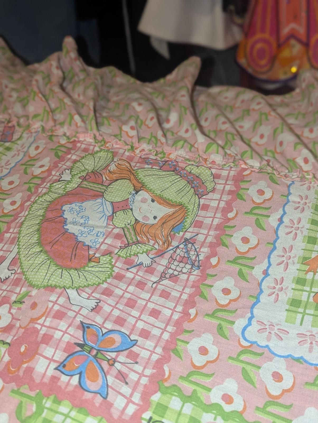 Sears VTG 70s Sears Pink Holly Hobbie Twin Comforter w/Dust Ruffle Size ONE SIZE - 7 Thumbnail