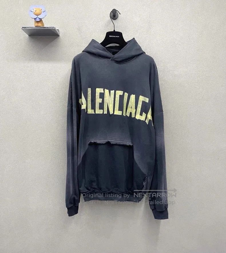 Balenciaga Logo Print Gray Sweatshirt.