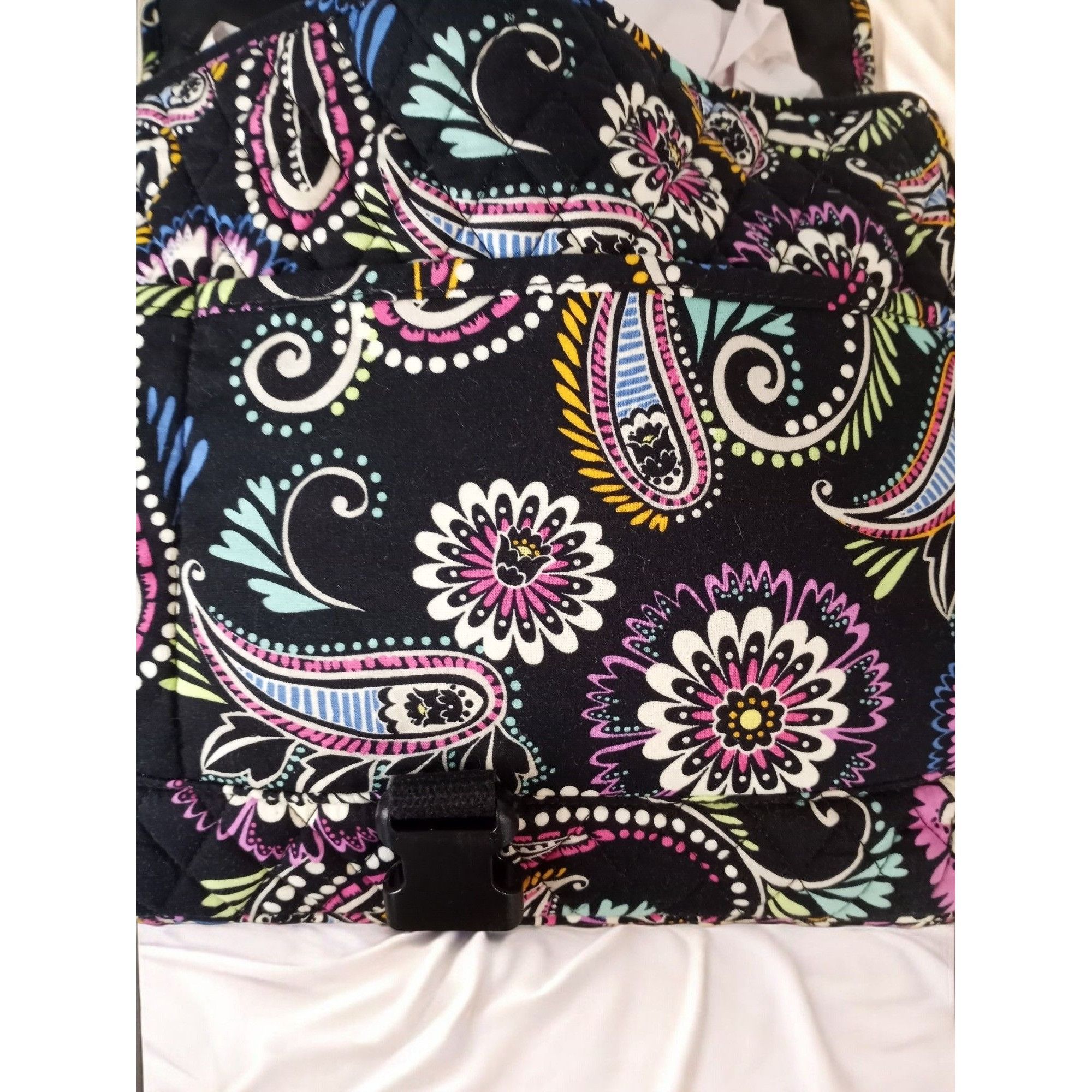 Vera Bradley Vera Bradley Black Paisley Foldover Laptop Book Bag. Size ONE SIZE - 7 Thumbnail
