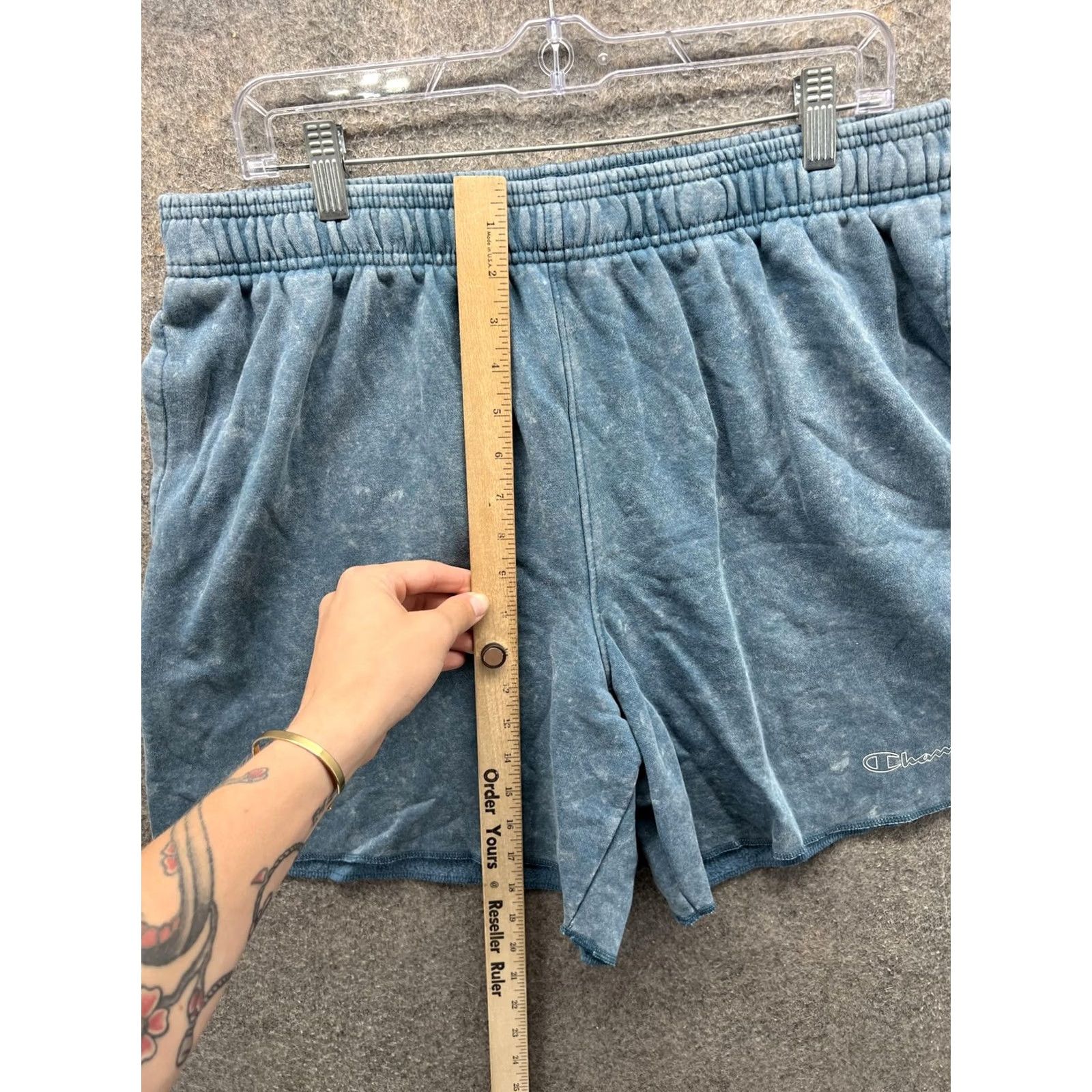 Champion VINTAGE Champion Sweat Shorts Mens XL Blue Fleece Elastic Waist Pockets Casual Athletic Summer 2000s Mens XL Blue Size US 36 / EU 52 - 3 Thumbnail