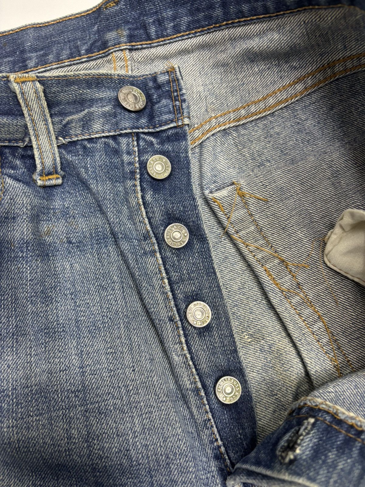 Levi's 70s LEVI'S 501 BIG E button No 6 THRASHED DISTRESSED DENIM Size US 32 / EU 48 - 12 Thumbnail