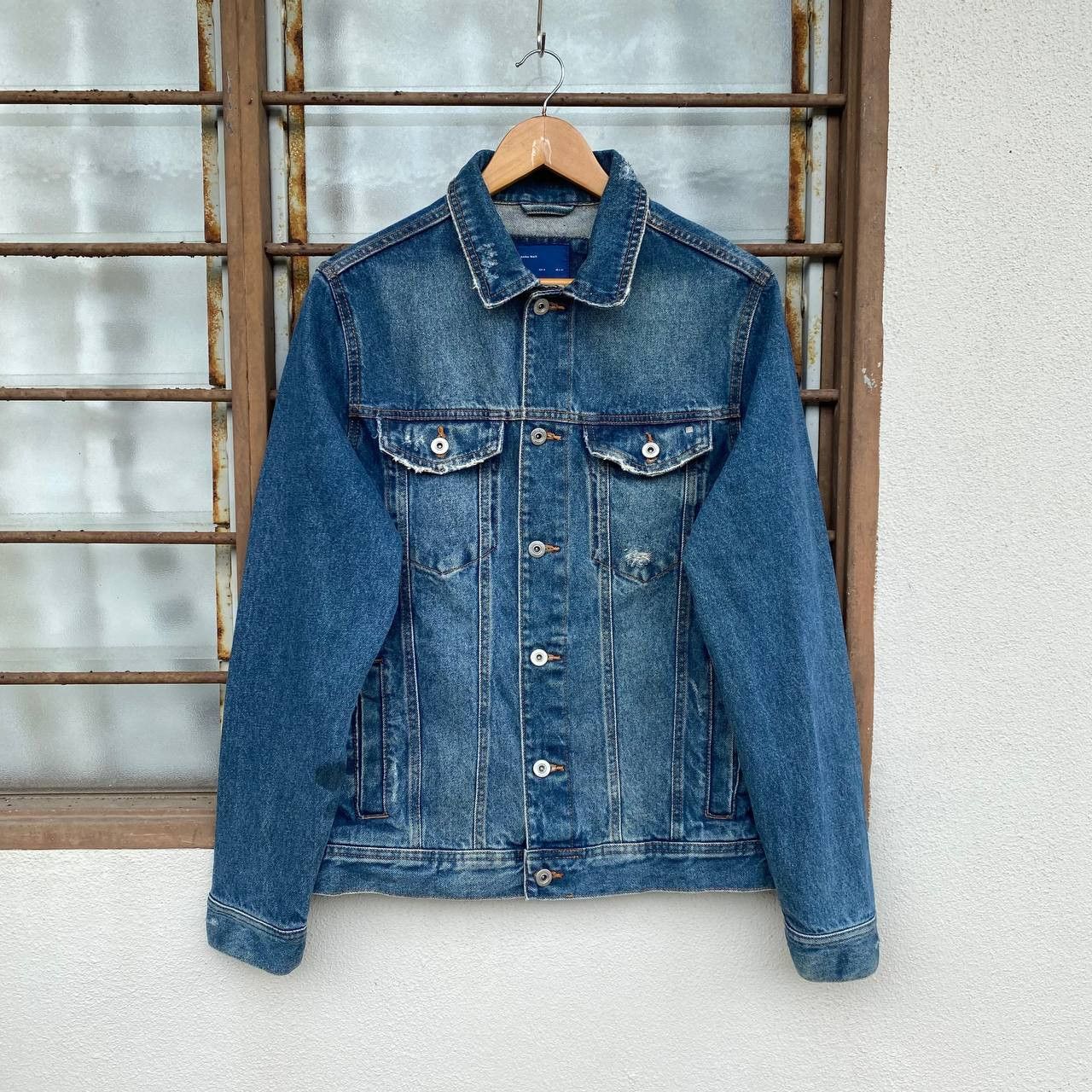 Zara Zara Man Distressed Denim Jacket Trucker M Frayed Raw Edge Size US M / EU 48-50 / 2 - 1 Thumbnail