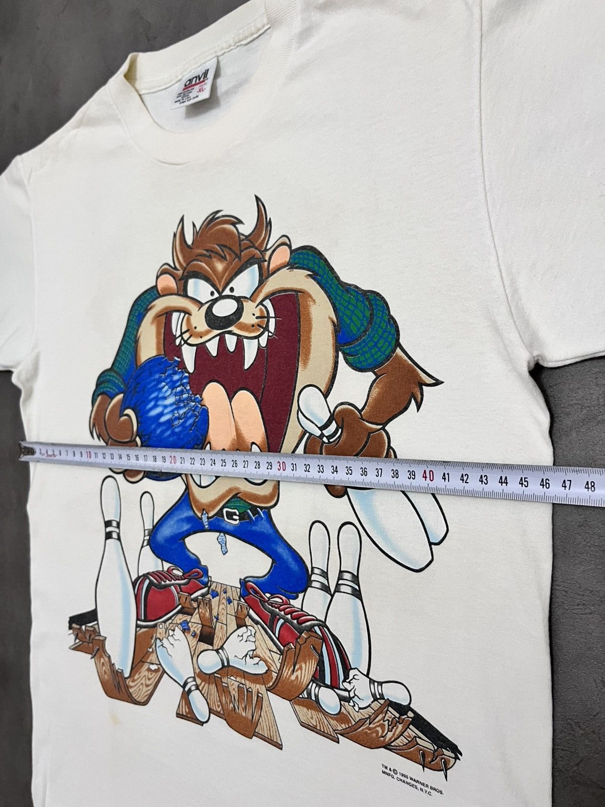 Warner Bros Vintage 1995 Looney Tunes Taz pro bowler rare t-shirt Size US S / EU 44-46 / 1 - 10 Thumbnail