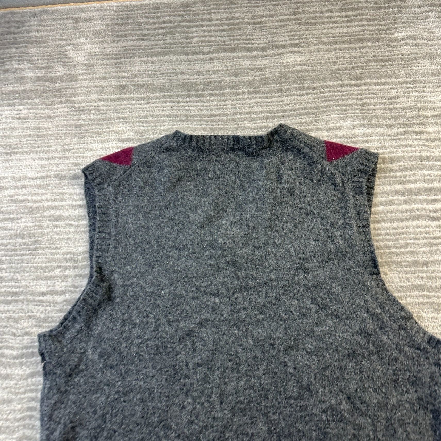 J.Crew VINTAGE J.CREW Vest Mens Medium Gray Knit Lambswool Argyle Preppy Golf Cricket Knit Style All Seasons Pattern Solid 80s 90s Mens Size US M / EU 48-50 / 2 - 4 Thumbnail